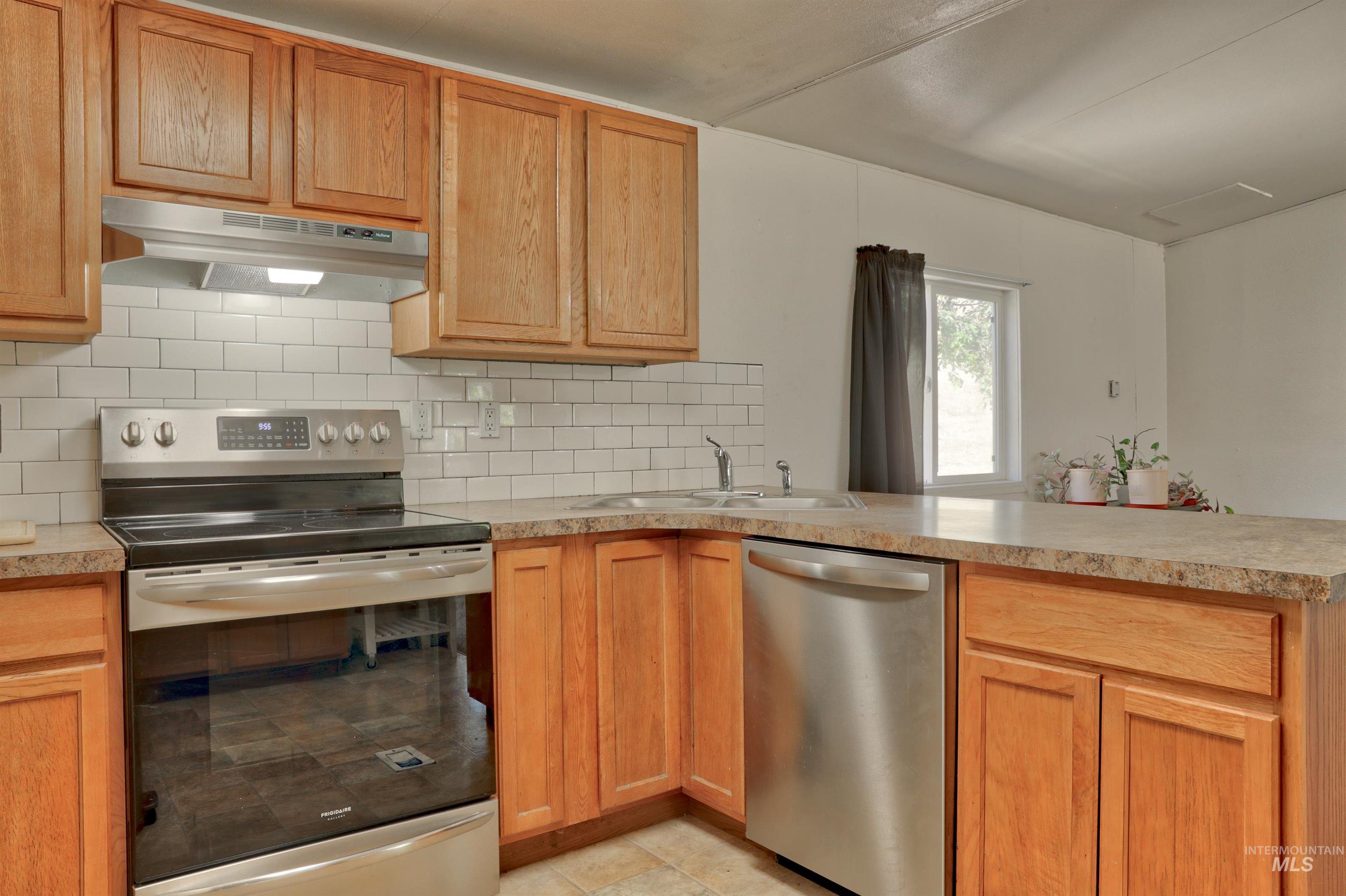 27035 Snake River Rd, Huntington, Oregon 97907, 4 Bedrooms, 3 Bathrooms, Farm & Ranch For Sale, Price $699,900, 98955034