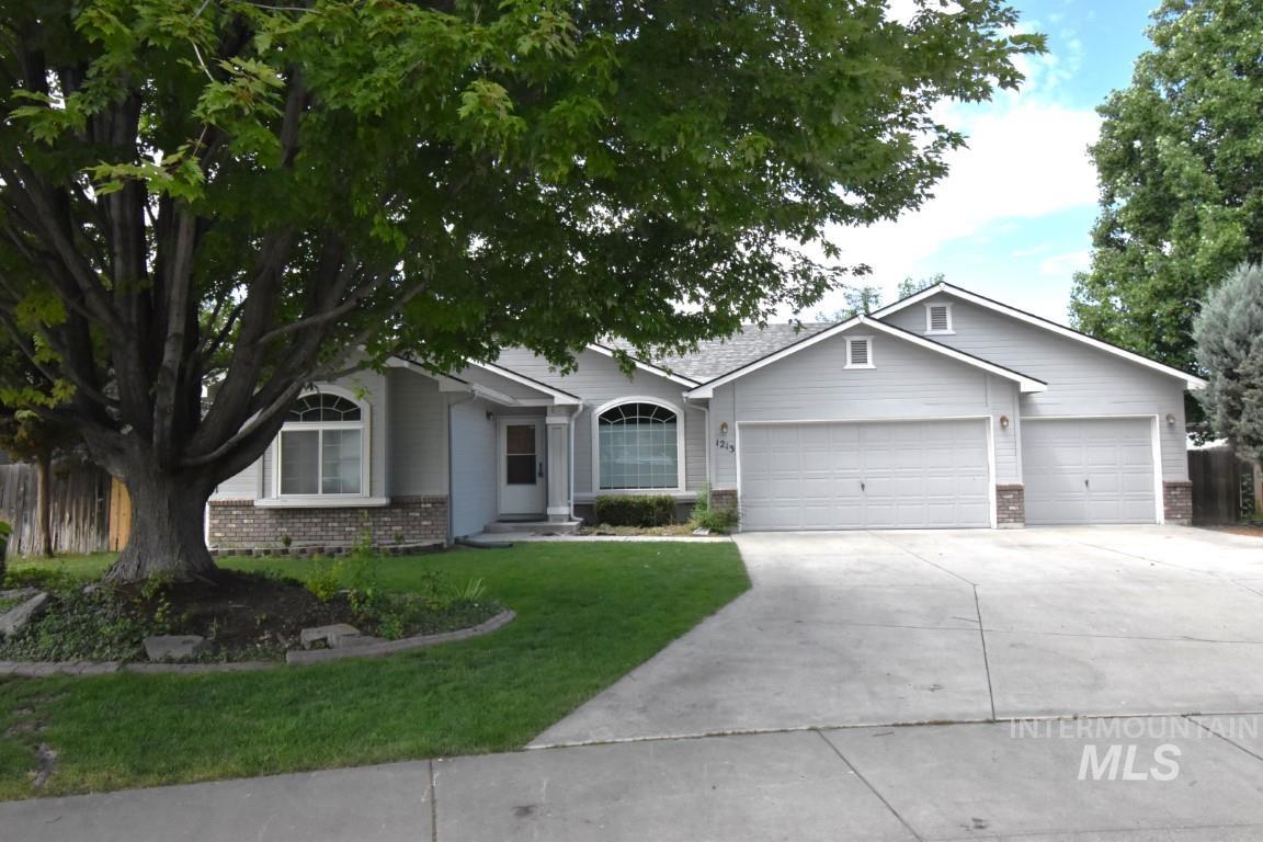 1213 N Shire Ave, Meridian, Idaho 83642, 3 Bedrooms, 2 Bathrooms, Rental For Rent, Price $2,150, 98955292