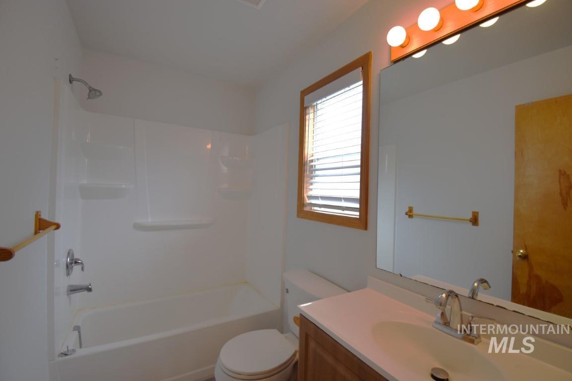 1213 N Shire Ave, Meridian, Idaho 83642, 3 Bedrooms, 2 Bathrooms, Rental For Rent, Price $2,150, 98955292