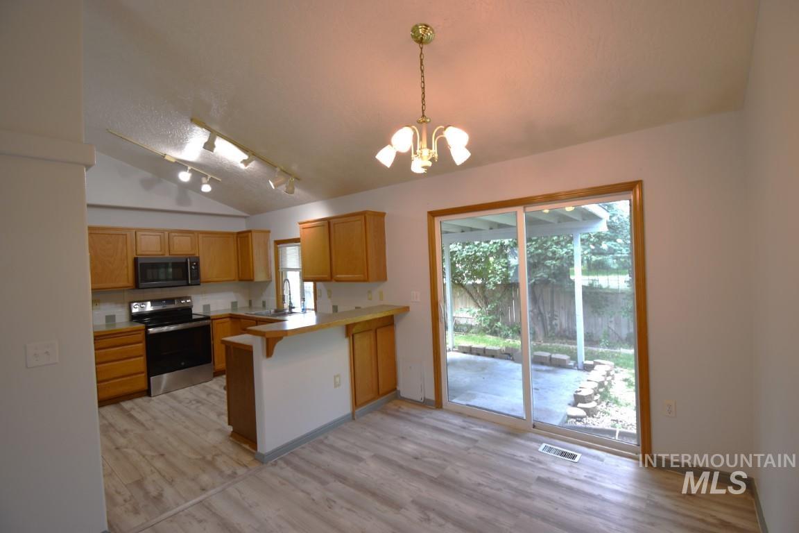 1213 N Shire Ave, Meridian, Idaho 83642, 3 Bedrooms, 2 Bathrooms, Rental For Rent, Price $2,150, 98955292