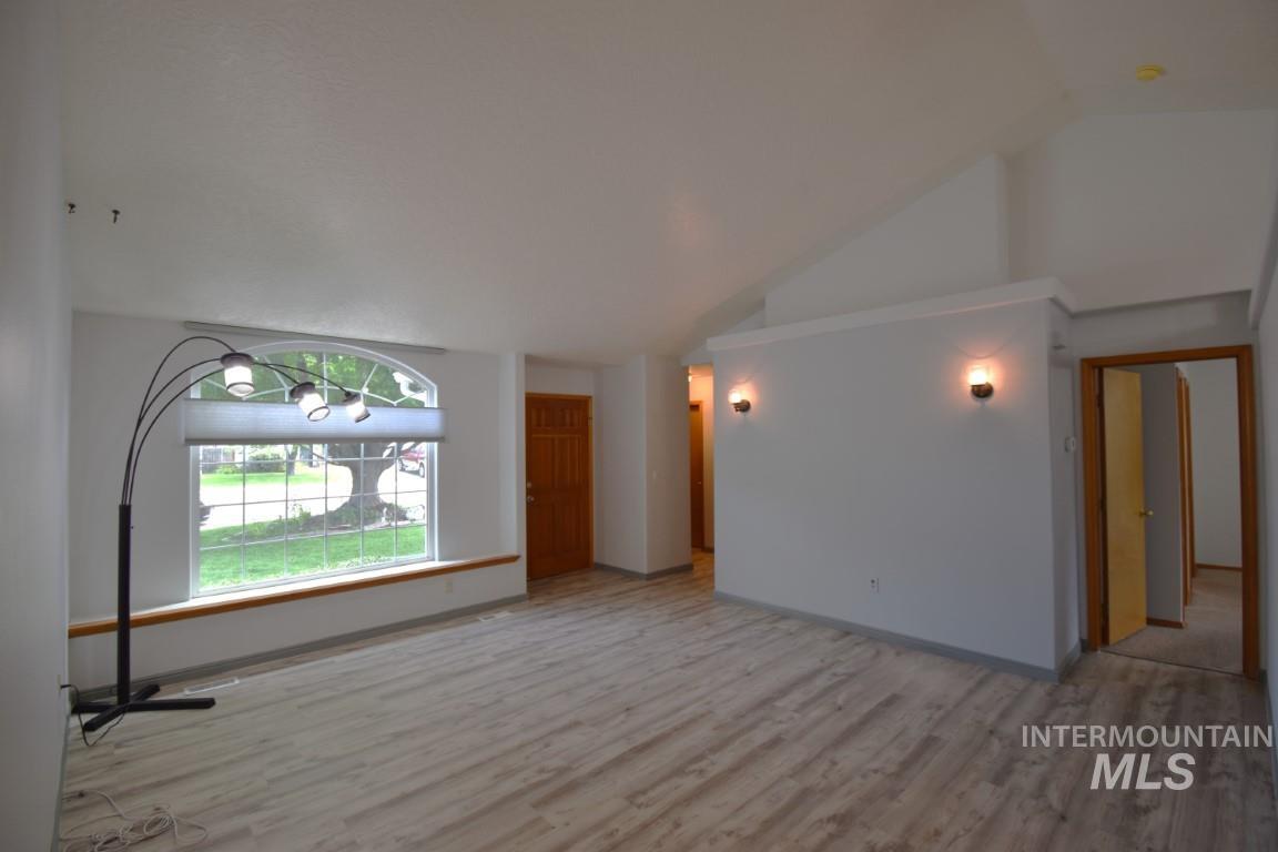 1213 N Shire Ave, Meridian, Idaho 83642, 3 Bedrooms, 2 Bathrooms, Rental For Rent, Price $2,150, 98955292