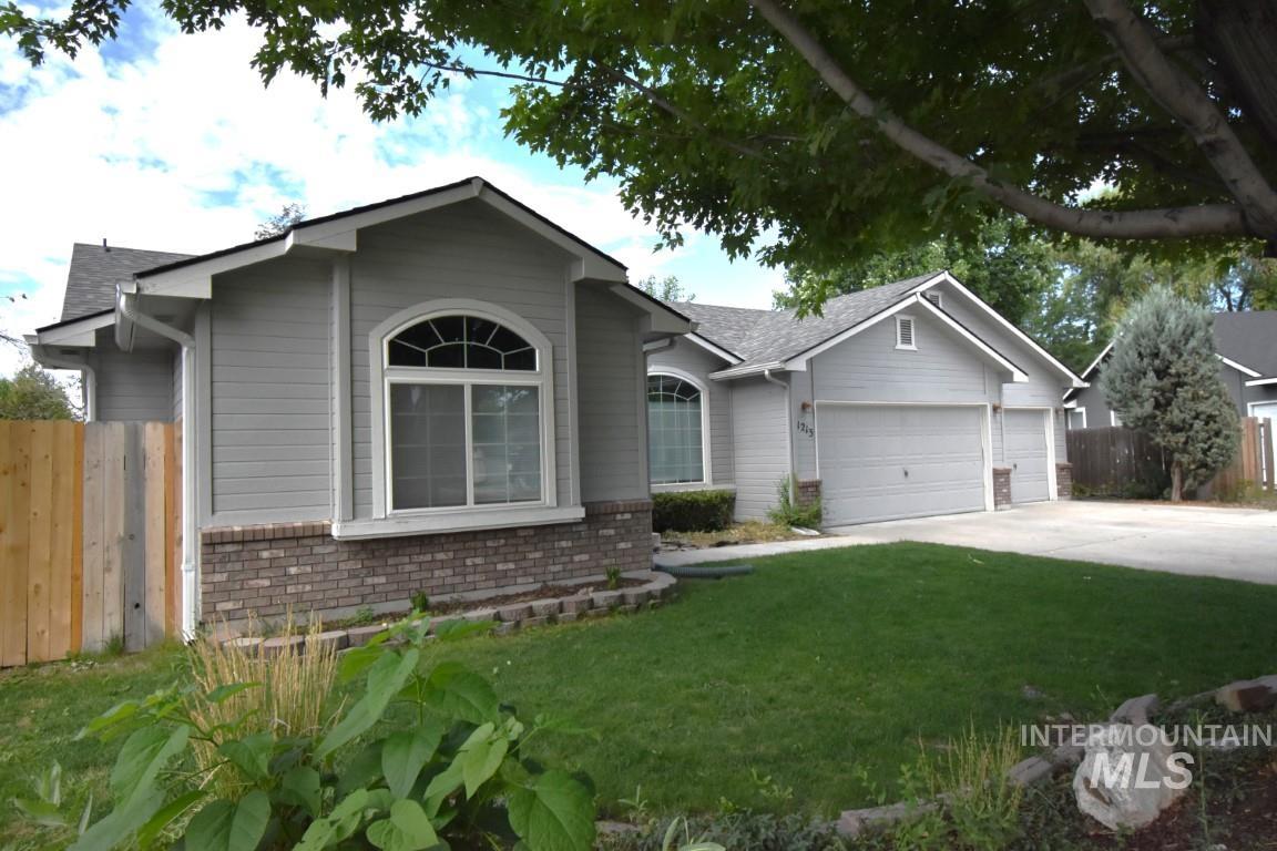 1213 N Shire Ave, Meridian, Idaho 83642, 3 Bedrooms, 2 Bathrooms, Rental For Rent, Price $2,150, 98955292
