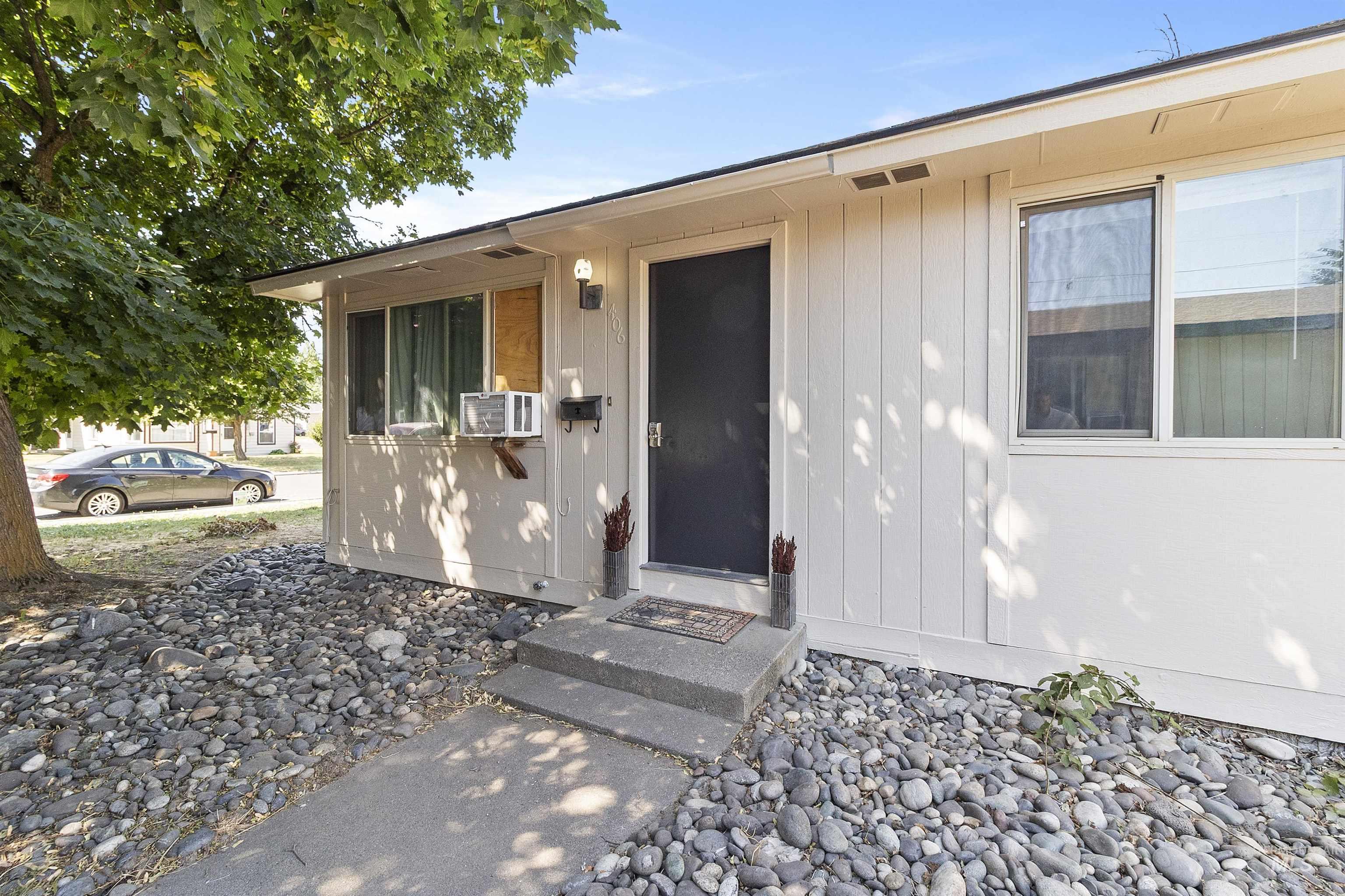 406/408 E E Street, Moscow, Idaho 83843, 2 Bedrooms, 1 Bathroom, Residential Income For Sale, Price $387,000, 98955547