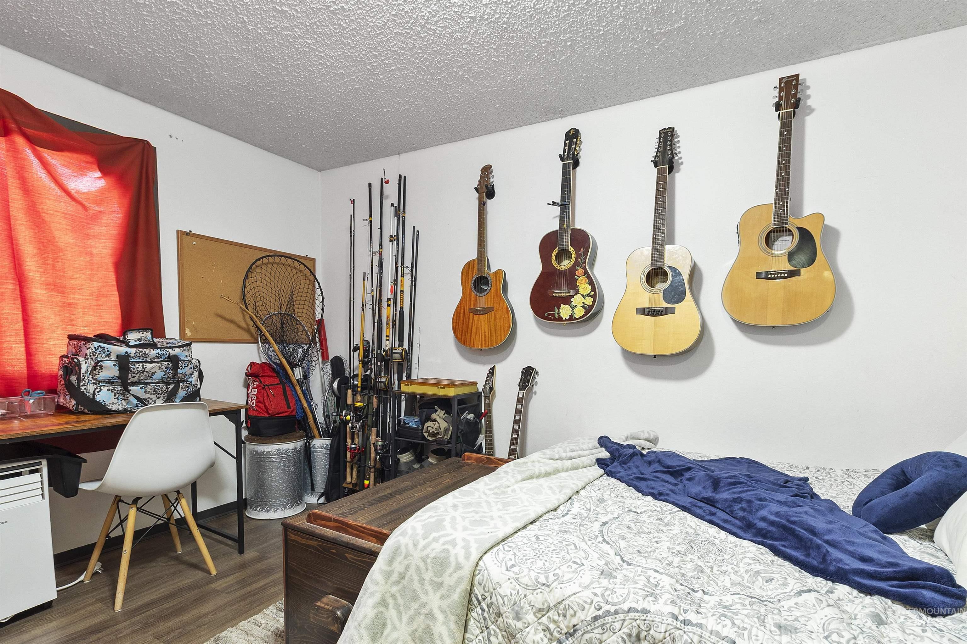 406/408 E E Street, Moscow, Idaho 83843, 2 Bedrooms, 1 Bathroom, Residential Income For Sale, Price $387,000, 98955547