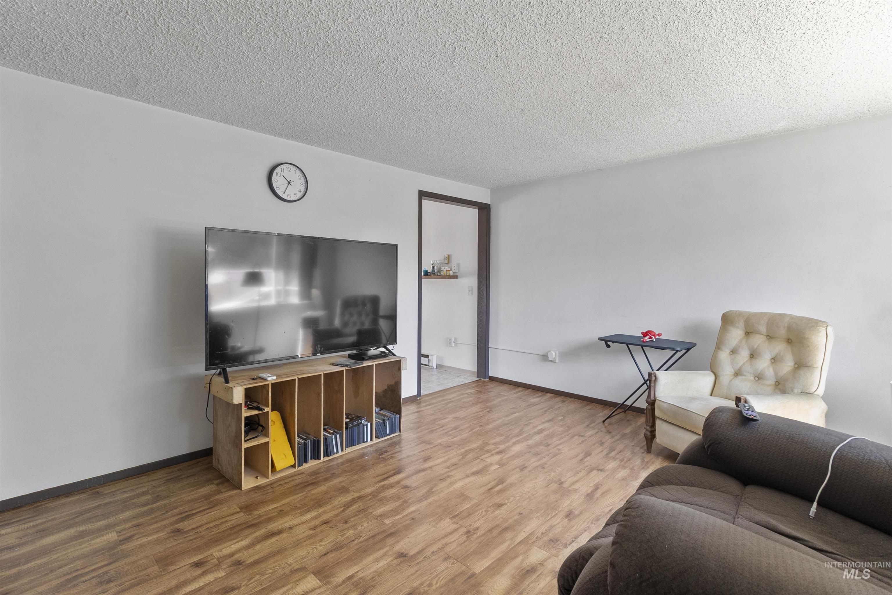 406/408 E E Street, Moscow, Idaho 83843, 2 Bedrooms, 1 Bathroom, Residential Income For Sale, Price $387,000, 98955547
