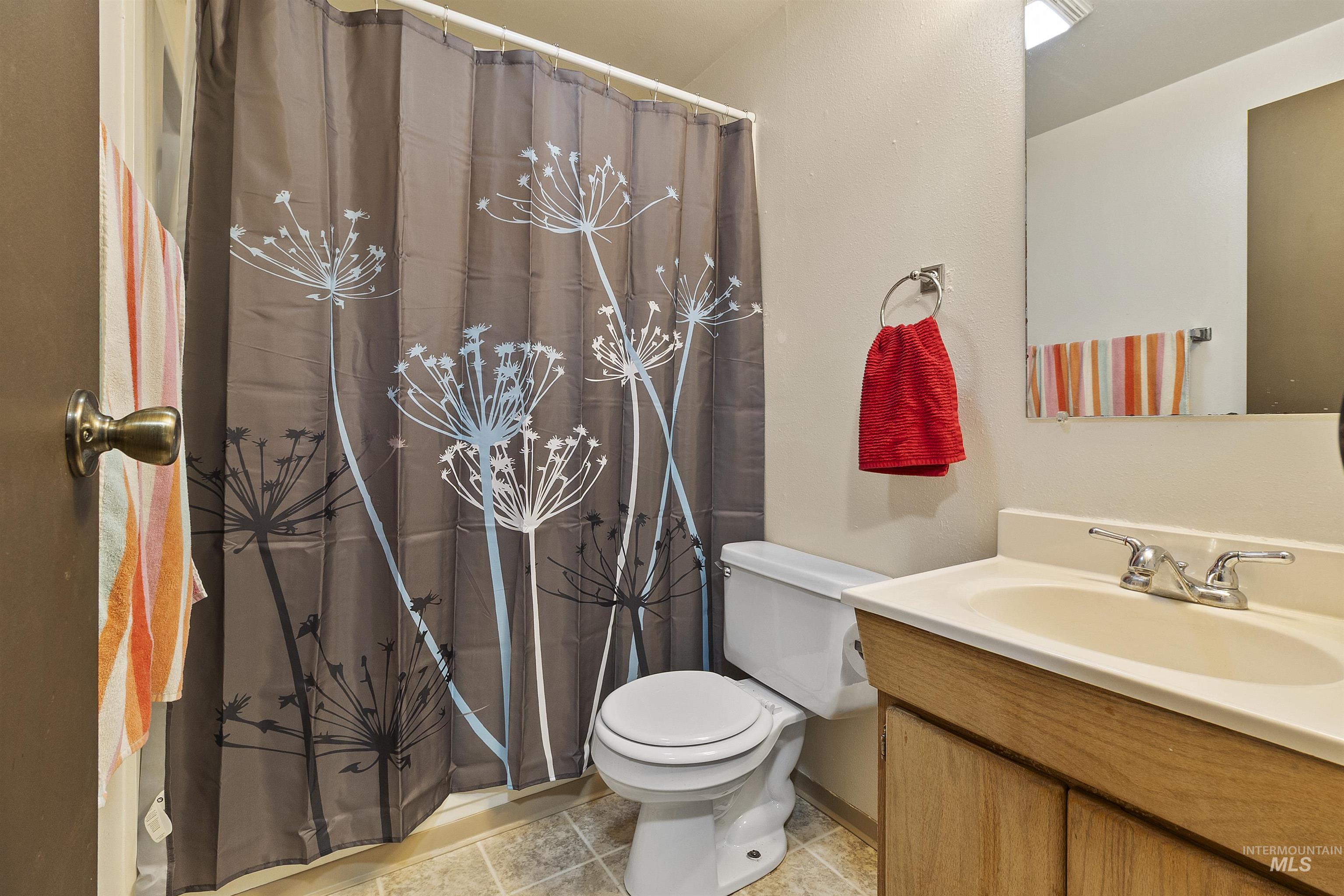 406/408 E E Street, Moscow, Idaho 83843, 2 Bedrooms, 1 Bathroom, Residential Income For Sale, Price $387,000, 98955547