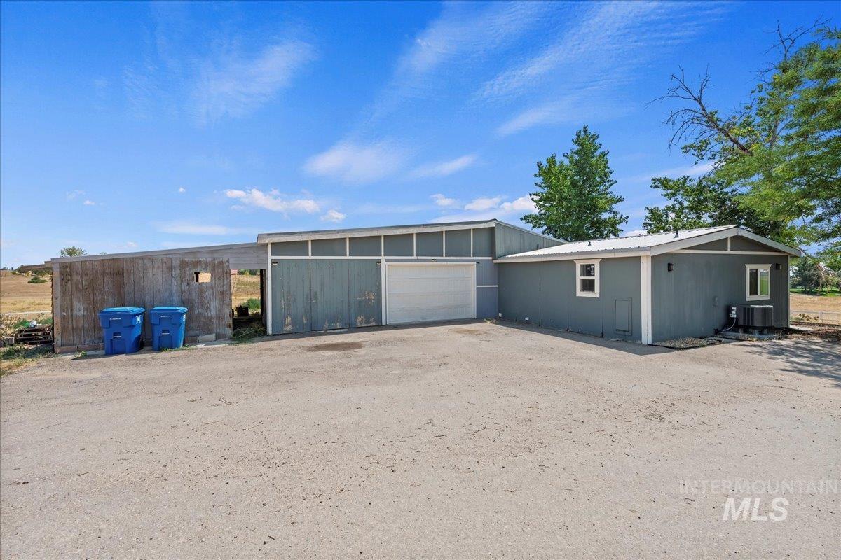 14490 & 14492 Sand Hollow Road, Caldwell, Idaho 83607, 7 Bedrooms, 5 Bathrooms, Farm & Ranch For Sale, Price $780,000, 98955562