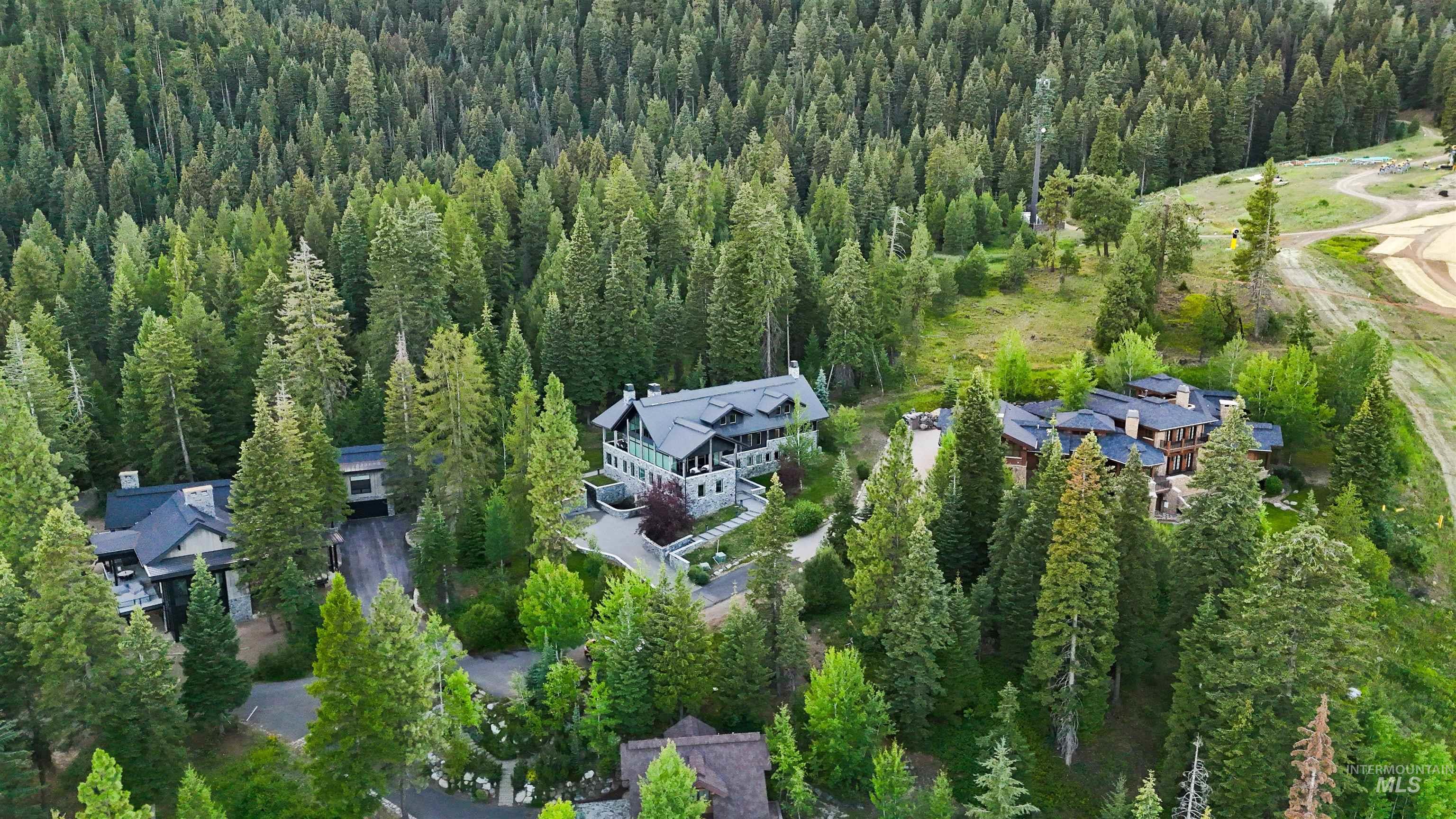 433 SugarLoaf Place, Donnelly, Idaho 83615, 4 Bedrooms, 6.5 Bathrooms, Residential For Sale, Price $5,850,000, 98955590