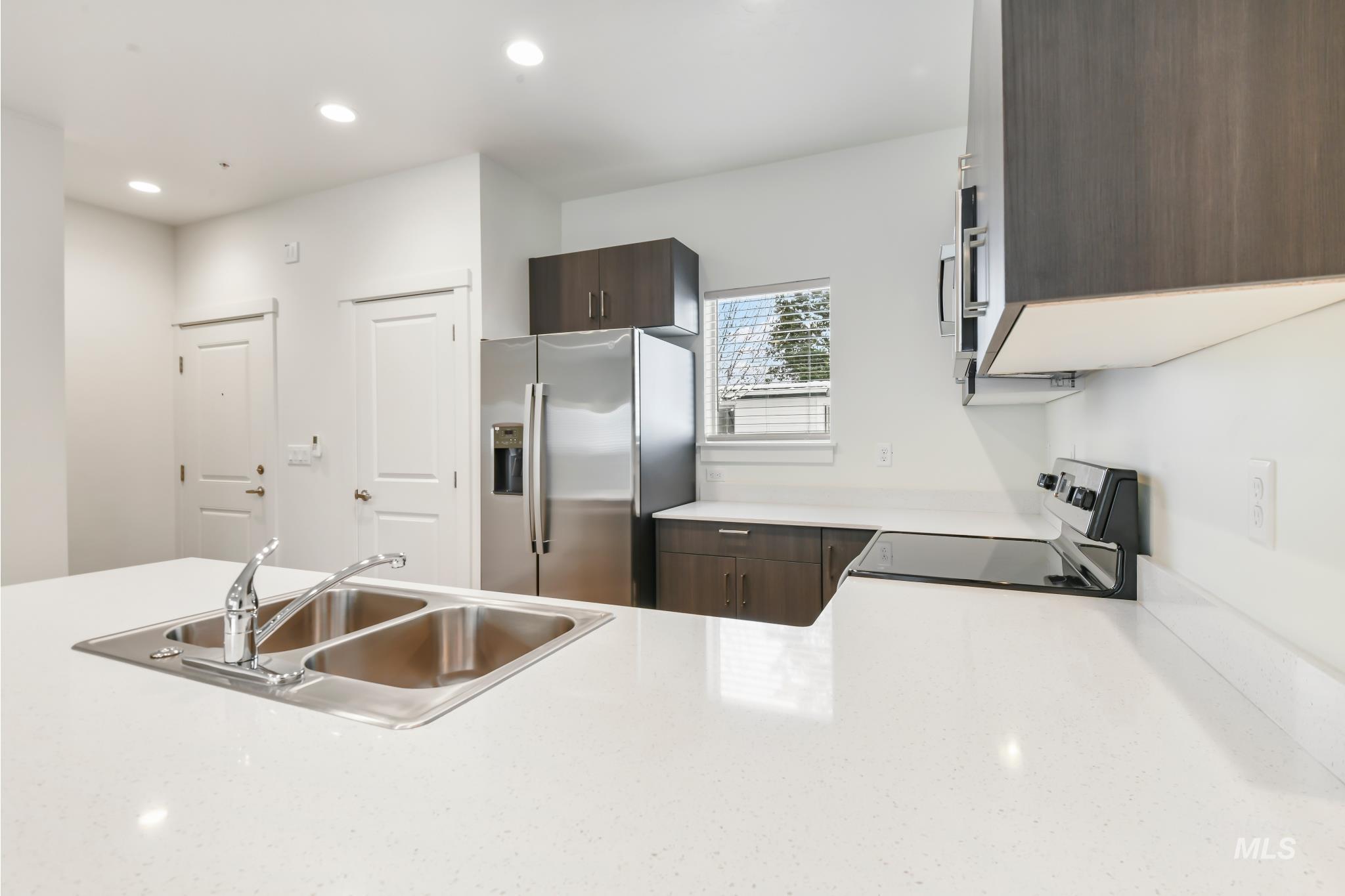 6726 W Overland, Boise, Idaho 83709, 3 Bedrooms, 3.5 Bathrooms, Residential Income For Sale, Price $1,168,899, 98955688