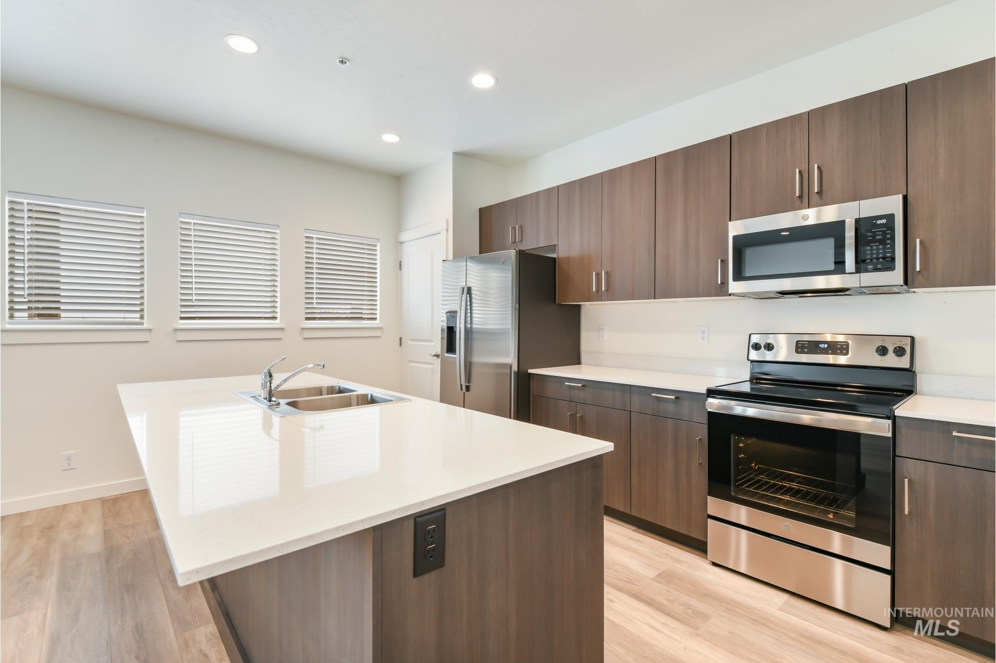 6726 W Overland, Boise, Idaho 83709, 3 Bedrooms, 3.5 Bathrooms, Residential Income For Sale, Price $1,168,899, 98955688