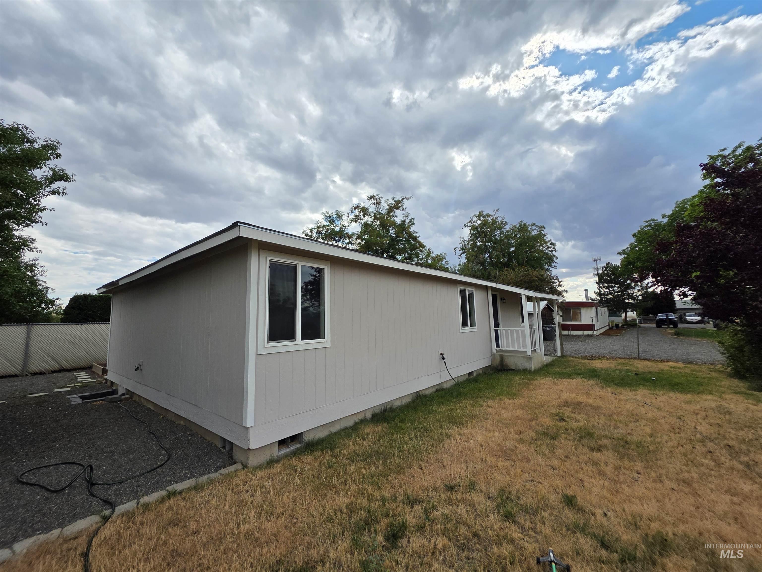 2465 19th St., Clarkston, Washington 99403, 3 Bedrooms, 1.5 Bathrooms, Residential Income For Sale, Price $399,000, 98956150