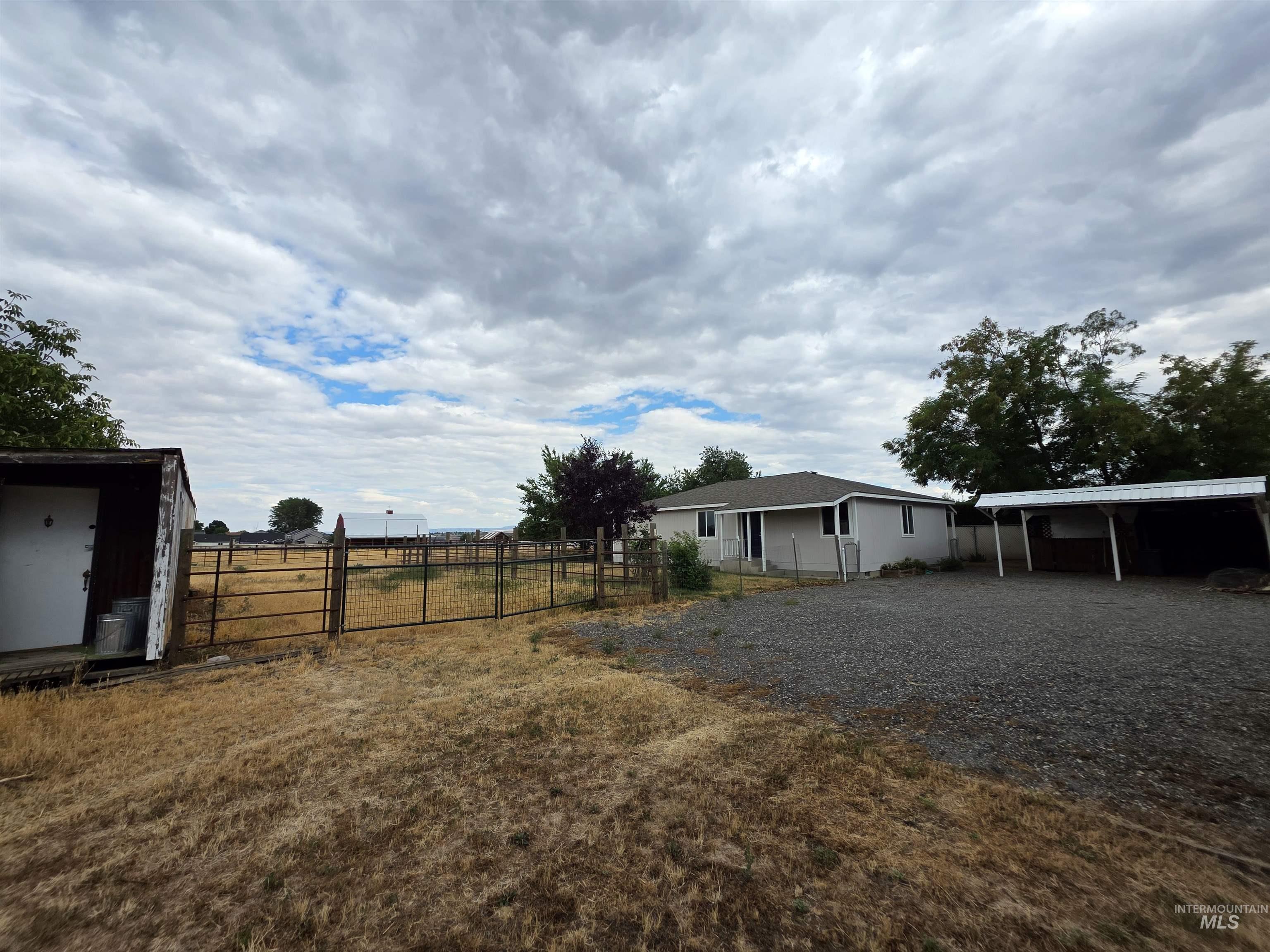 2465 19th St., Clarkston, Washington 99403, 3 Bedrooms, 1.5 Bathrooms, Residential Income For Sale, Price $399,000, 98956150