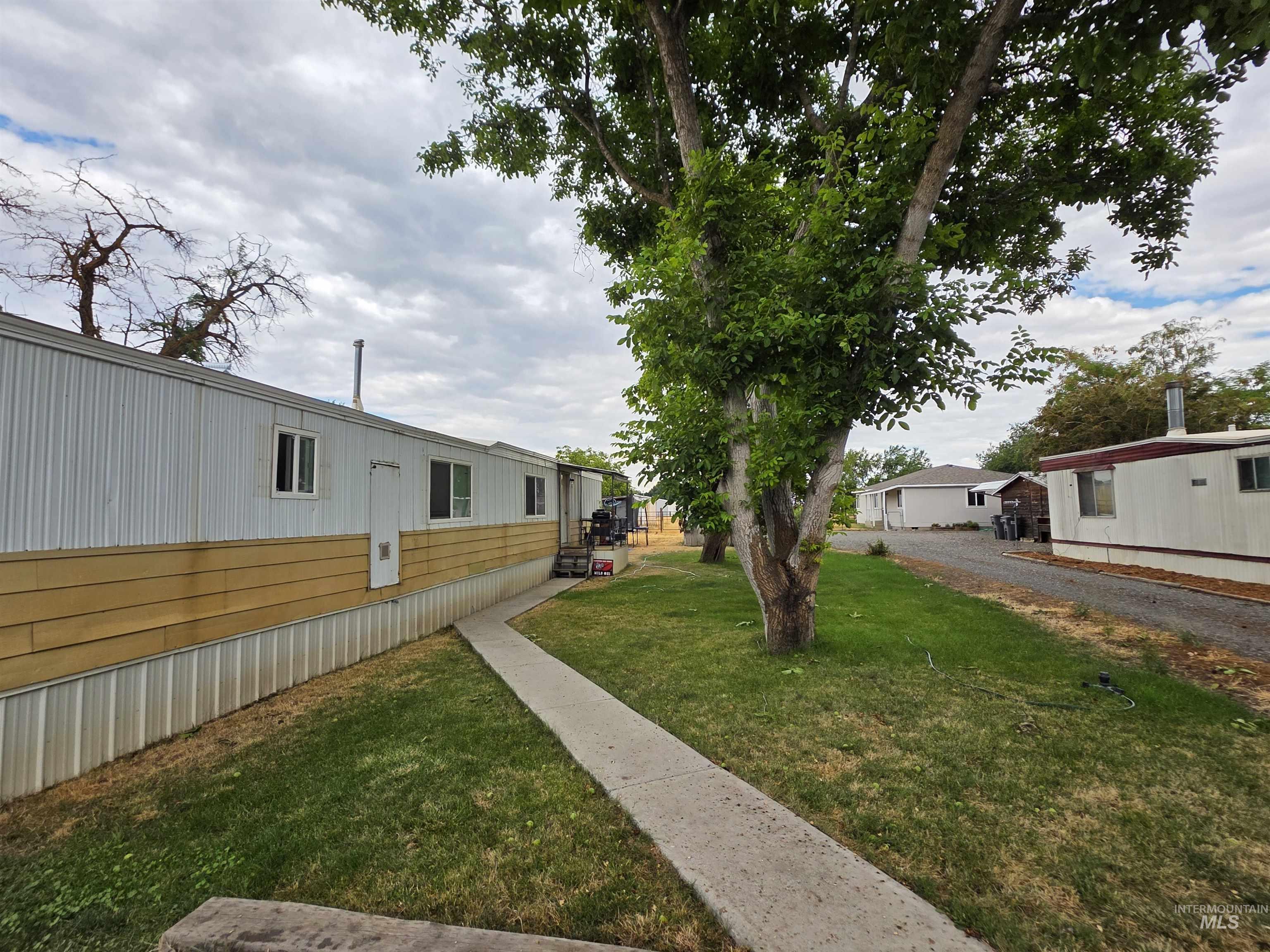 2465 19th St., Clarkston, Washington 99403, 3 Bedrooms, 1.5 Bathrooms, Residential Income For Sale, Price $399,000, 98956150