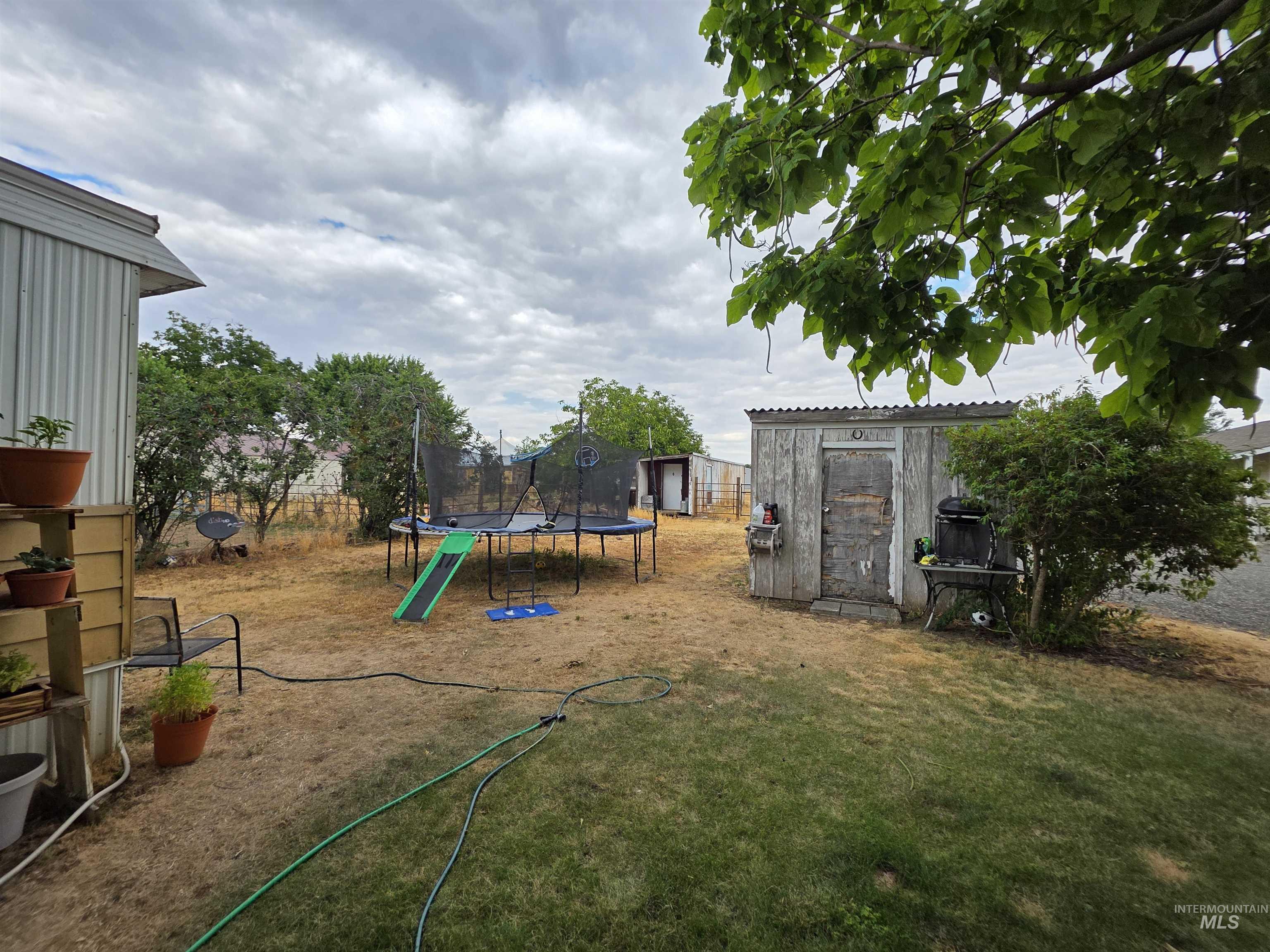 2465 19th St., Clarkston, Washington 99403, 3 Bedrooms, 1.5 Bathrooms, Residential Income For Sale, Price $399,000, 98956150