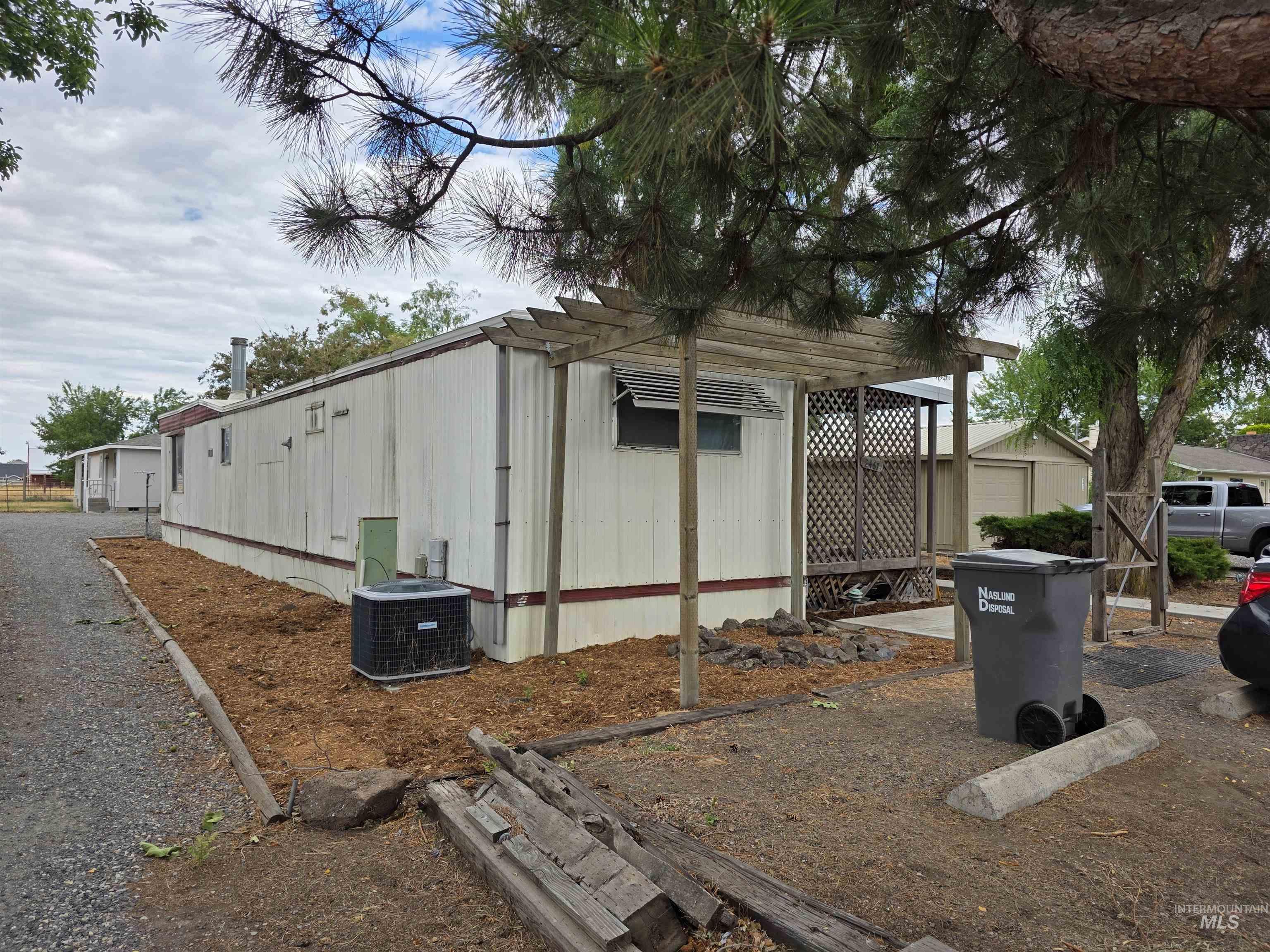 2465 19th St., Clarkston, Washington 99403, 3 Bedrooms, 1.5 Bathrooms, Residential Income For Sale, Price $399,000, 98956150