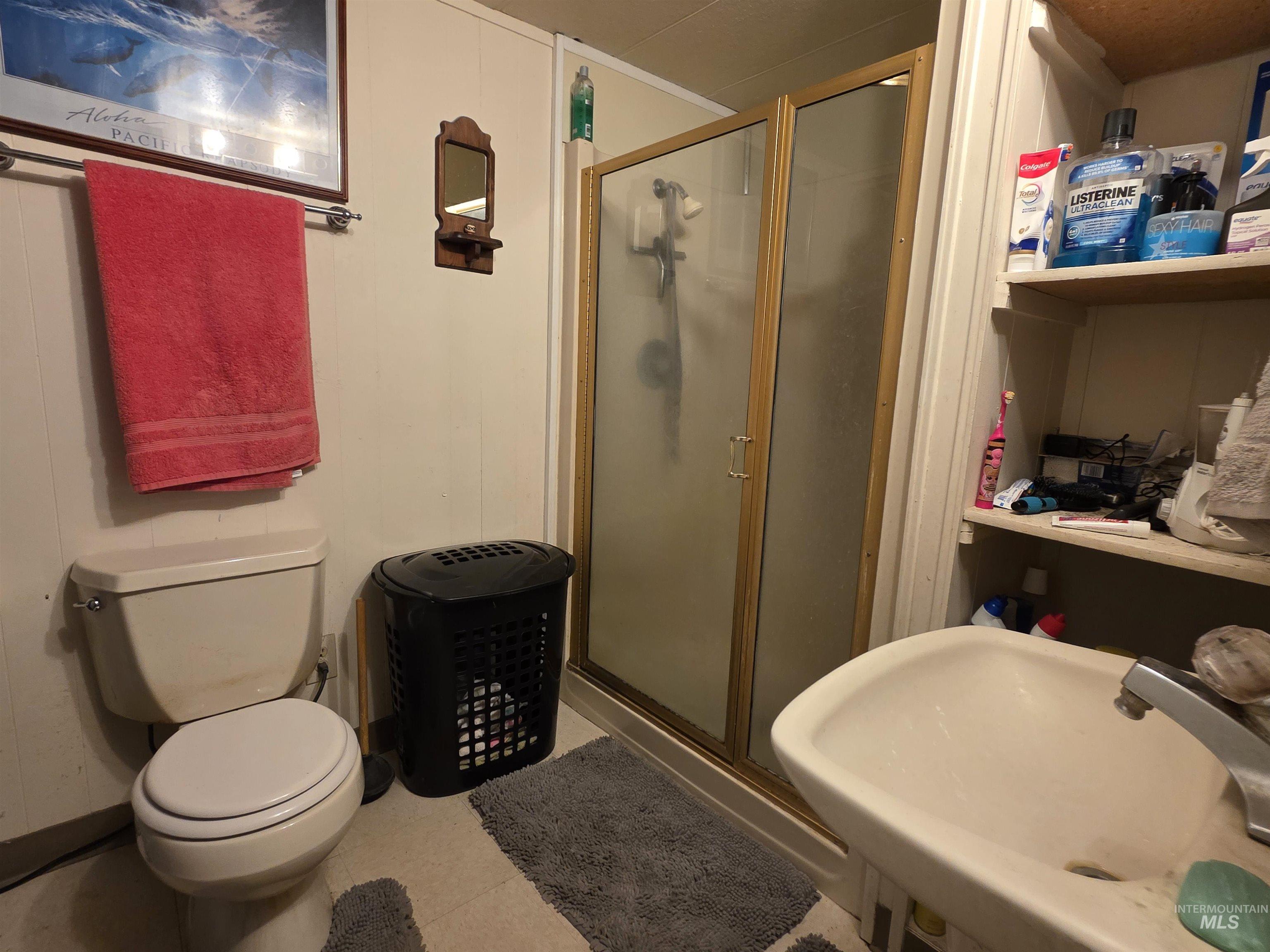 2465 19th St., Clarkston, Washington 99403, 3 Bedrooms, 1.5 Bathrooms, Residential Income For Sale, Price $399,000, 98956150