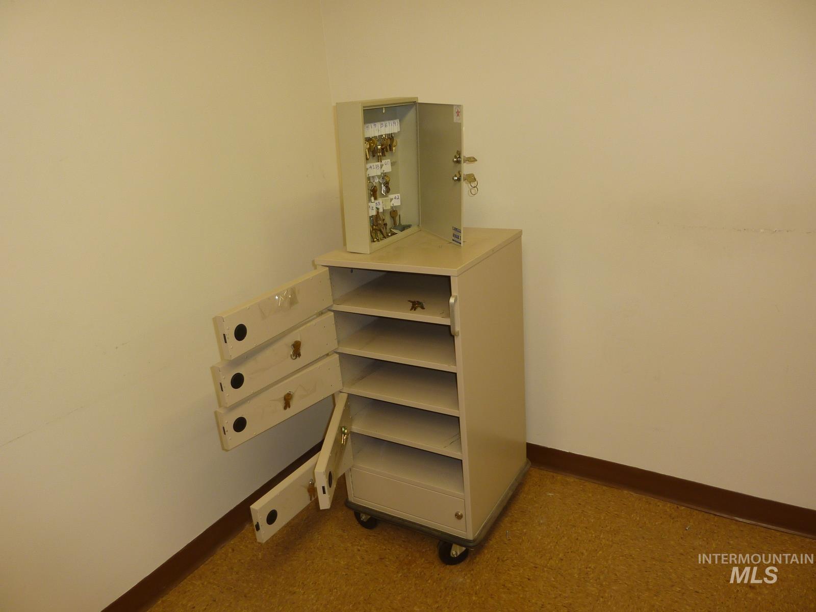 Detailed view of baseboards