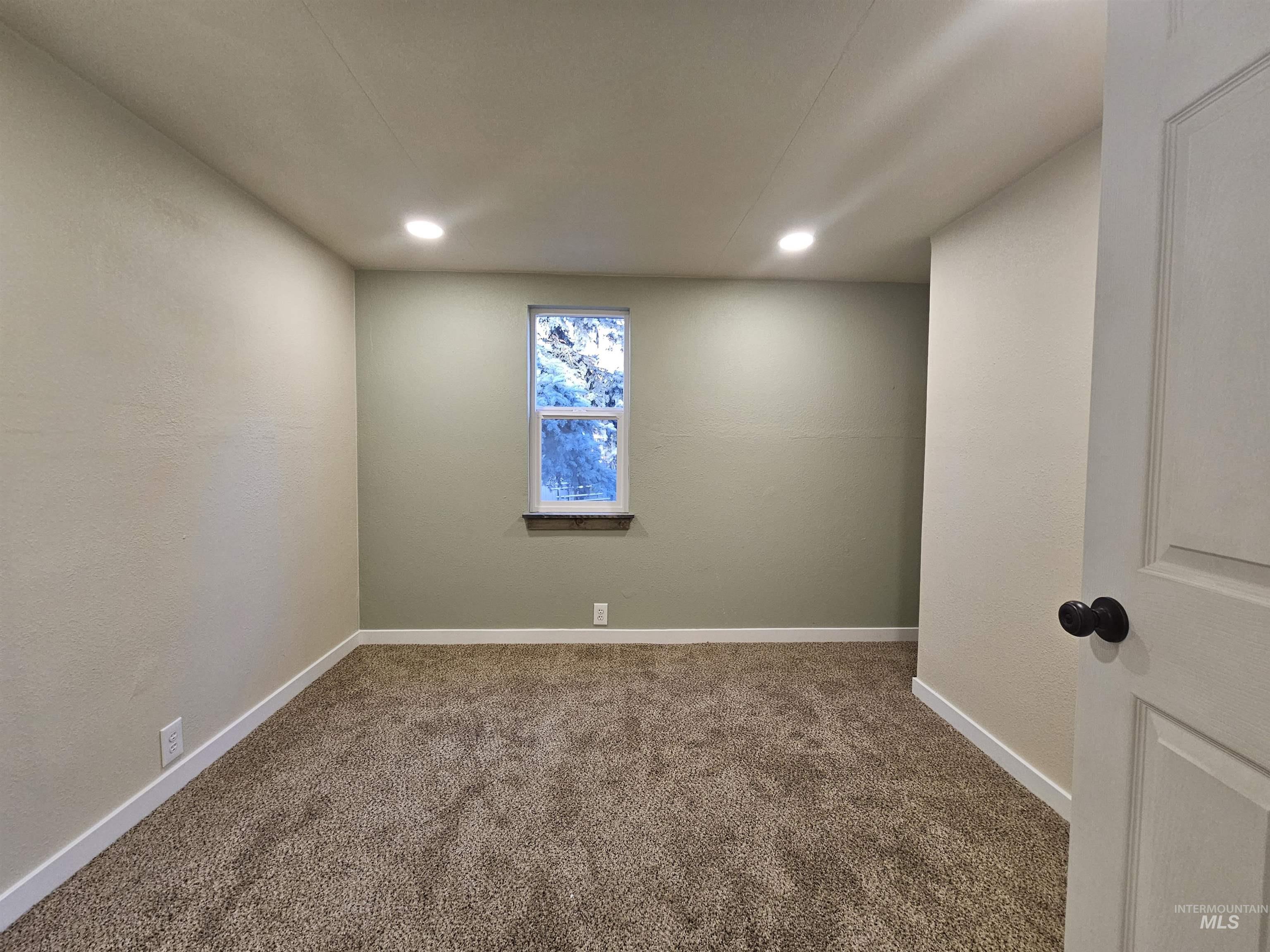 #4 Kokanee Ln., Orofino, Idaho 83544, 2 Bedrooms, 1 Bathroom, Residential For Sale, Price $49,500, 98956325
