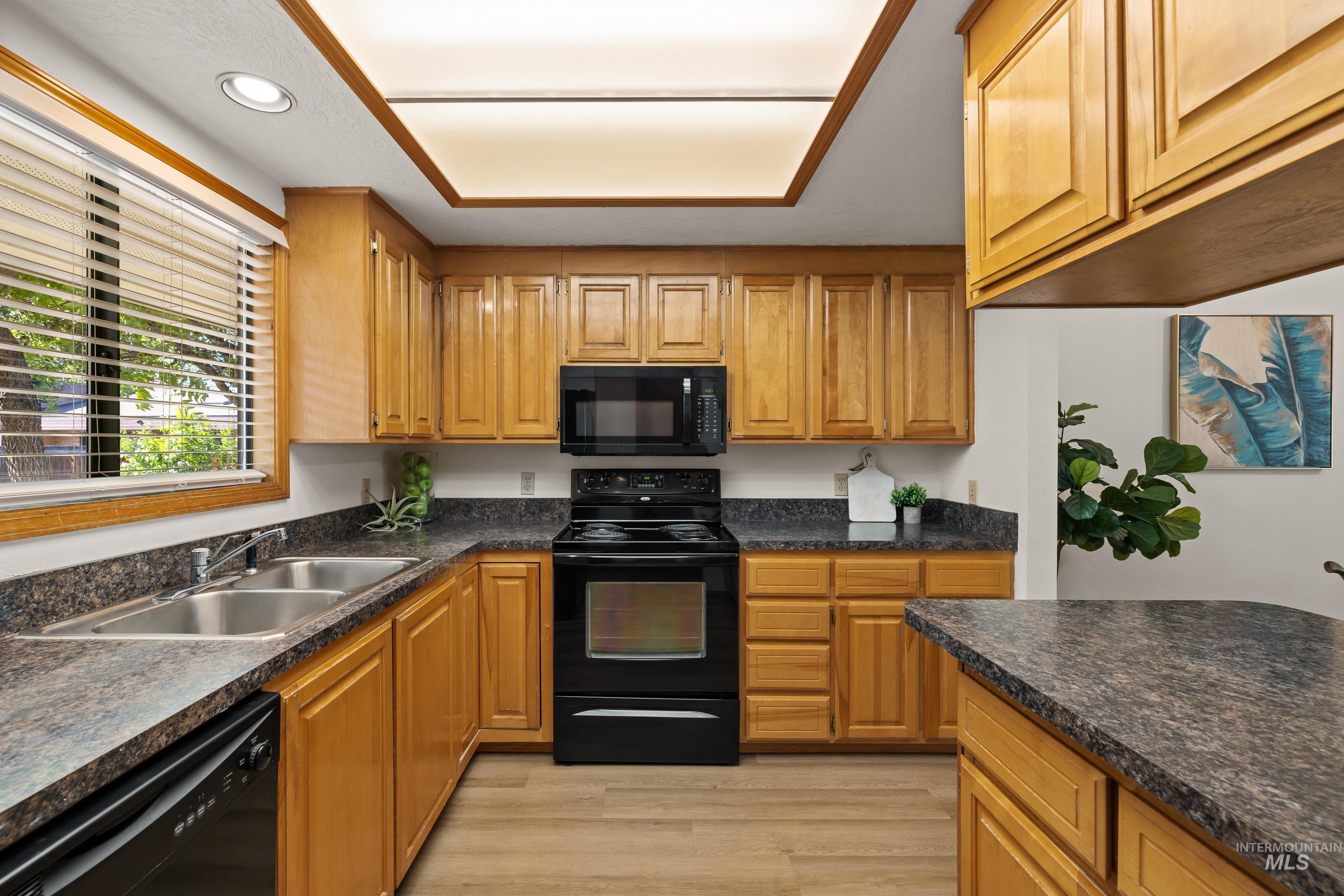 2132-2198 S Gekeler, Boise, Idaho 83706, 2 Bedrooms, 2 Bathrooms, Residential Income For Sale, Price $2,065,000, 98956399