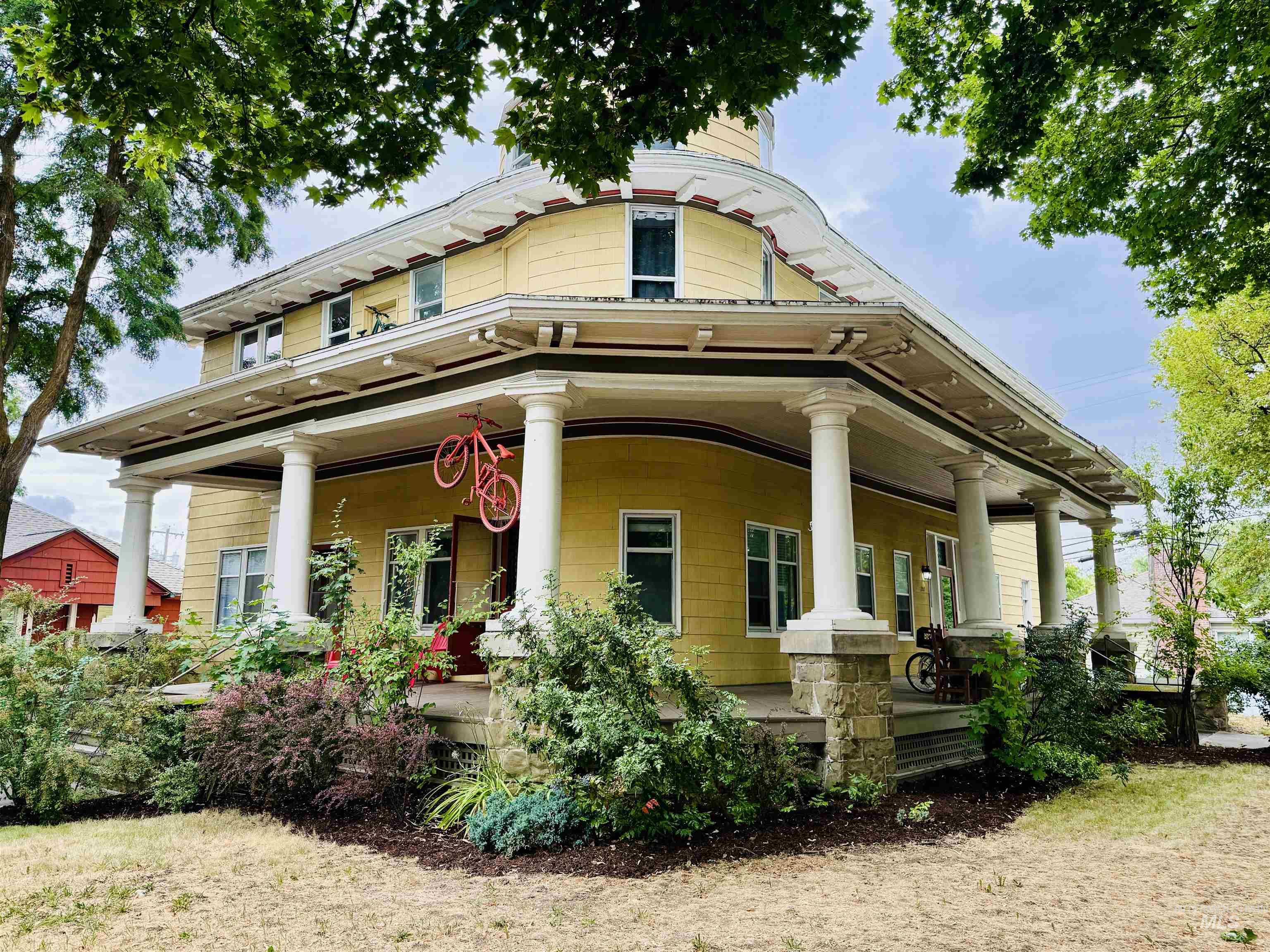 207 W 1st Street, Moscow, Idaho 83843, 1 Bedroom, 1 Bathroom, Residential Income For Sale, Price $1,180,000, 98956432