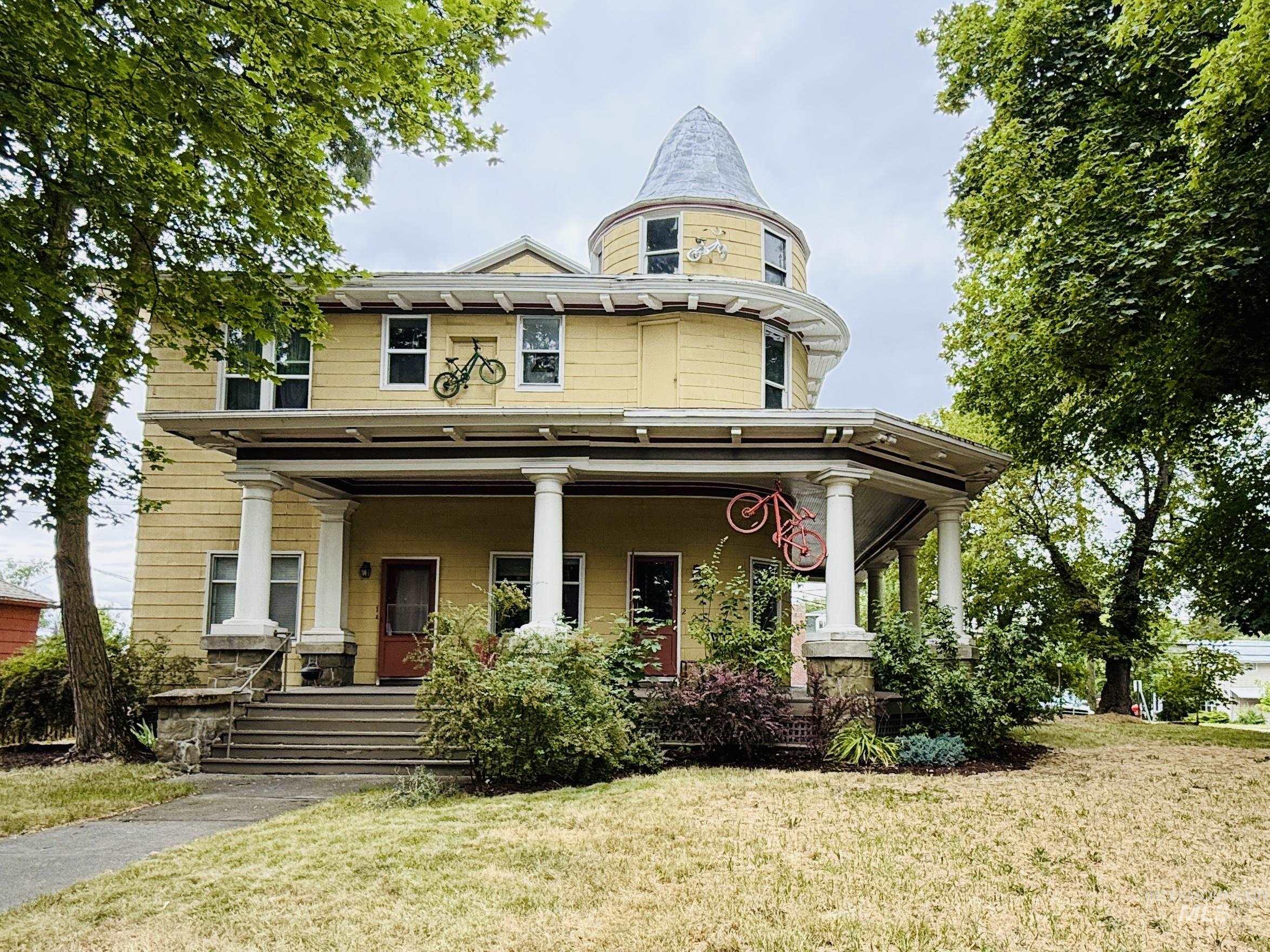 207 W 1st Street, Moscow, Idaho 83843, 1 Bedroom, 1 Bathroom, Residential Income For Sale, Price $1,180,000, 98956432