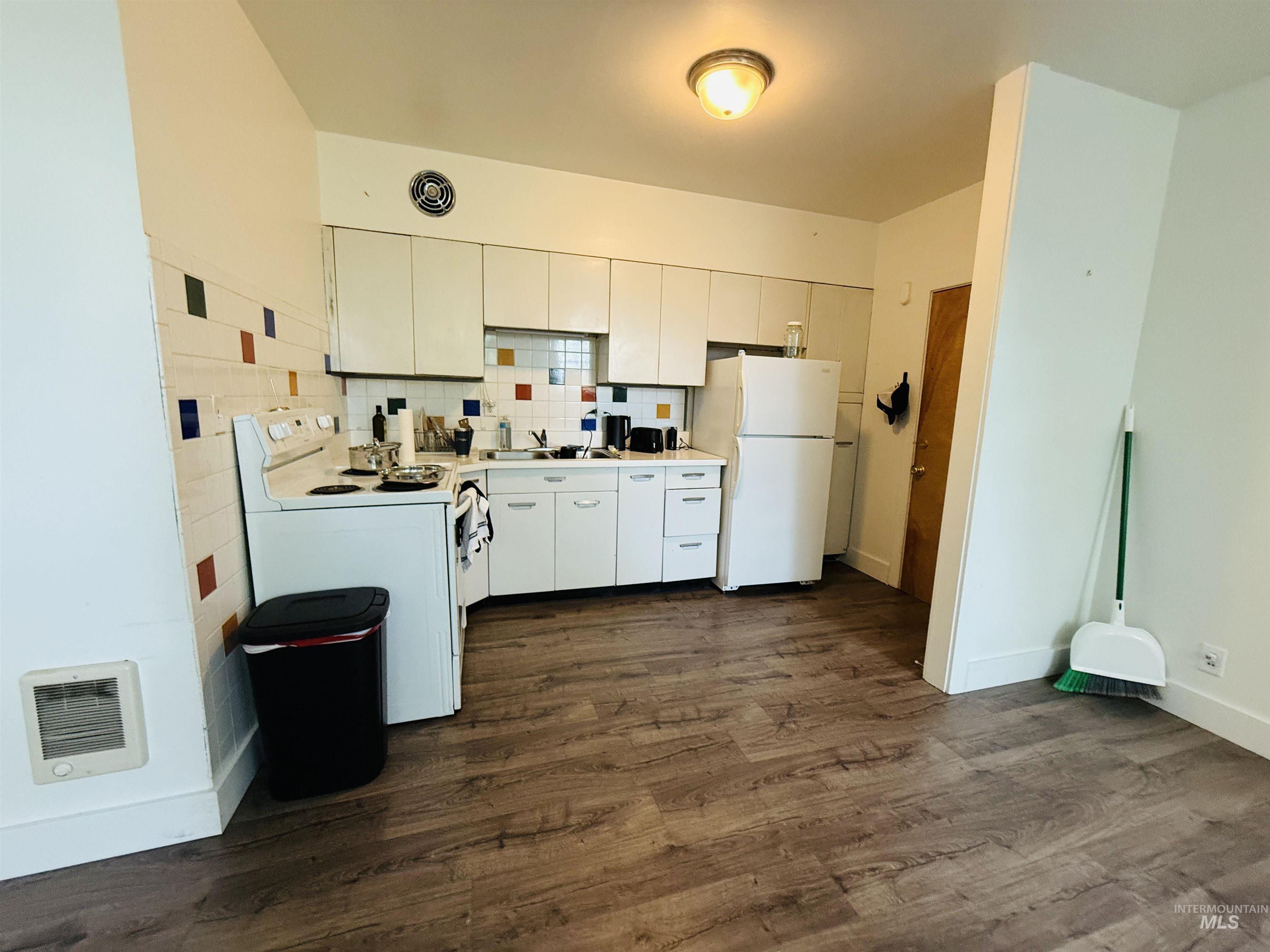 207 W 1st Street, Moscow, Idaho 83843, 1 Bedroom, 1 Bathroom, Residential Income For Sale, Price $1,180,000, 98956432