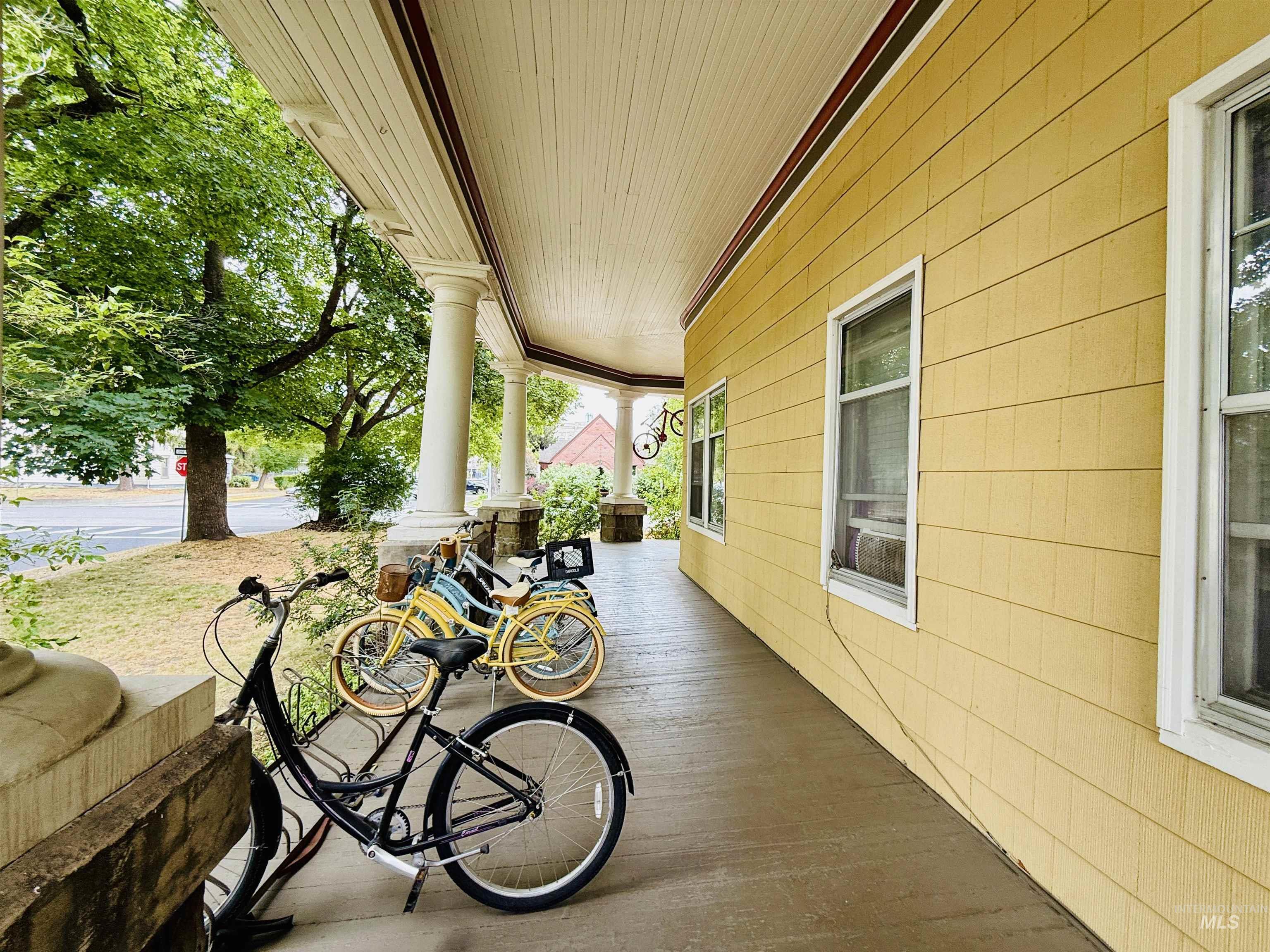 207 W 1st Street, Moscow, Idaho 83843, 1 Bedroom, 1 Bathroom, Residential Income For Sale, Price $1,180,000, 98956432