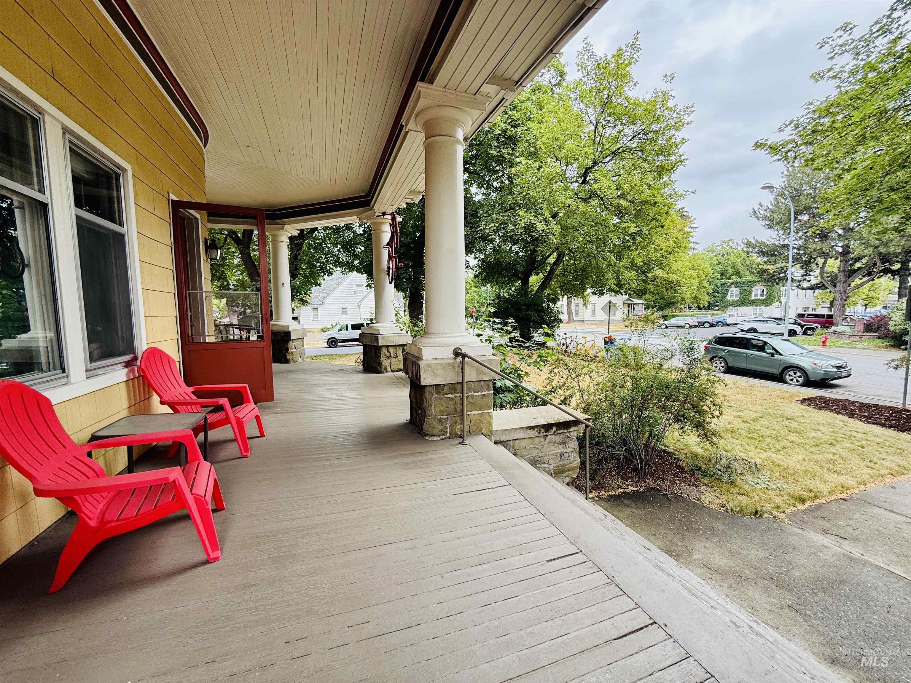 207 W 1st Street, Moscow, Idaho 83843, 1 Bedroom, 1 Bathroom, Residential Income For Sale, Price $1,180,000, 98956432