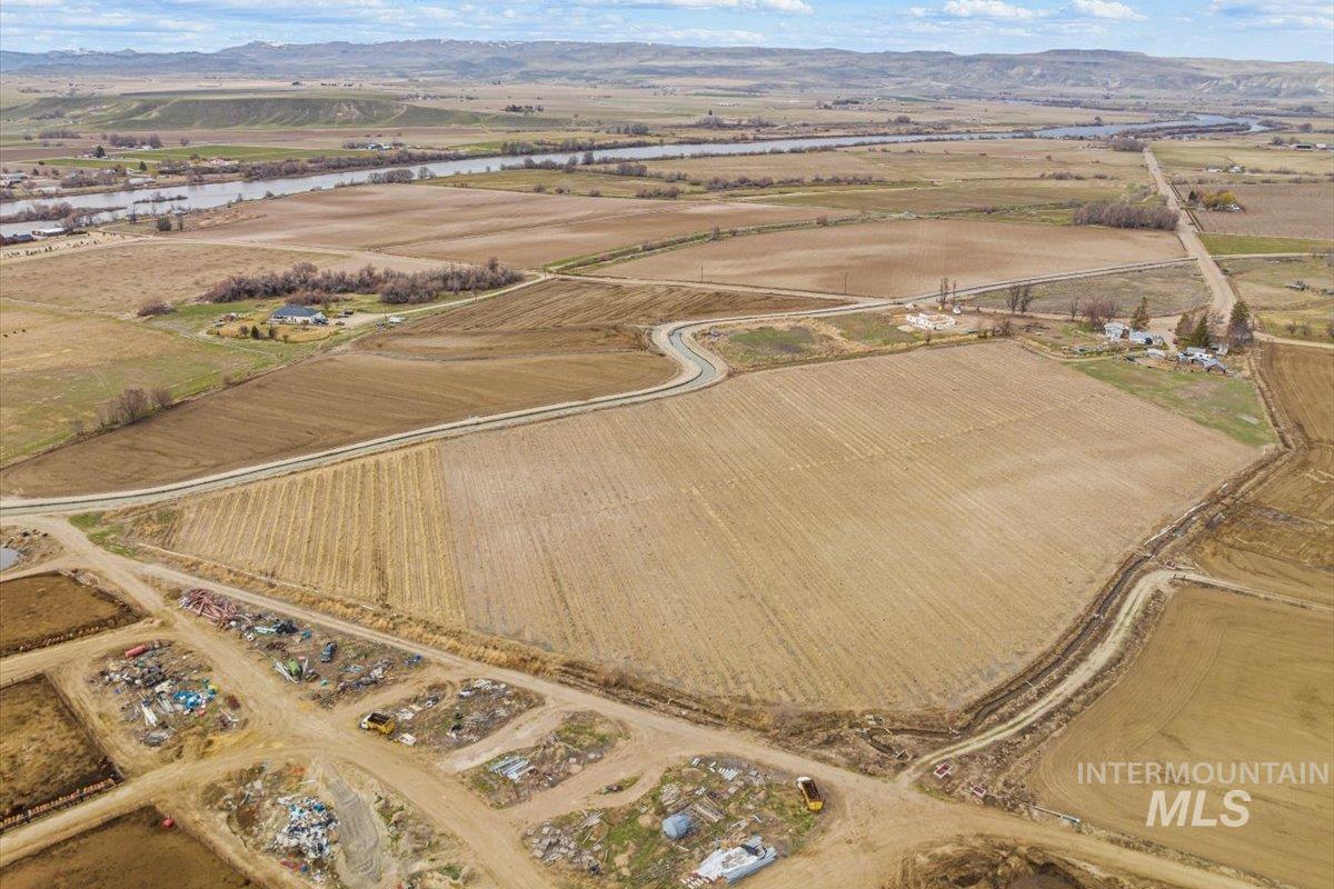 21488 Case Ln, Wilder, Idaho 83676-5051, 2 Bedrooms, 1 Bathroom, Farm & Ranch For Sale, Price $550,000, 98956596