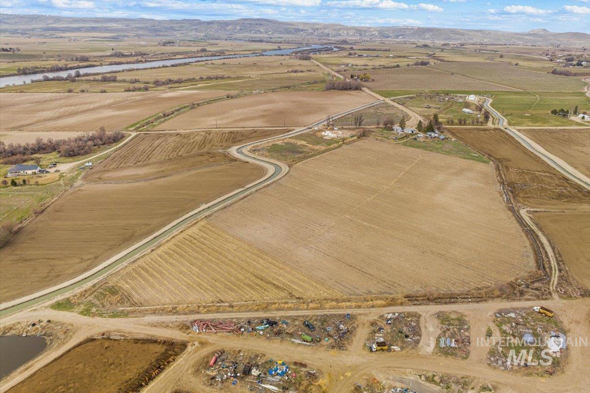 21488 Case Ln, Wilder, Idaho 83676-5051, 2 Bedrooms, 1 Bathroom, Farm & Ranch For Sale, Price $550,000, 98956596