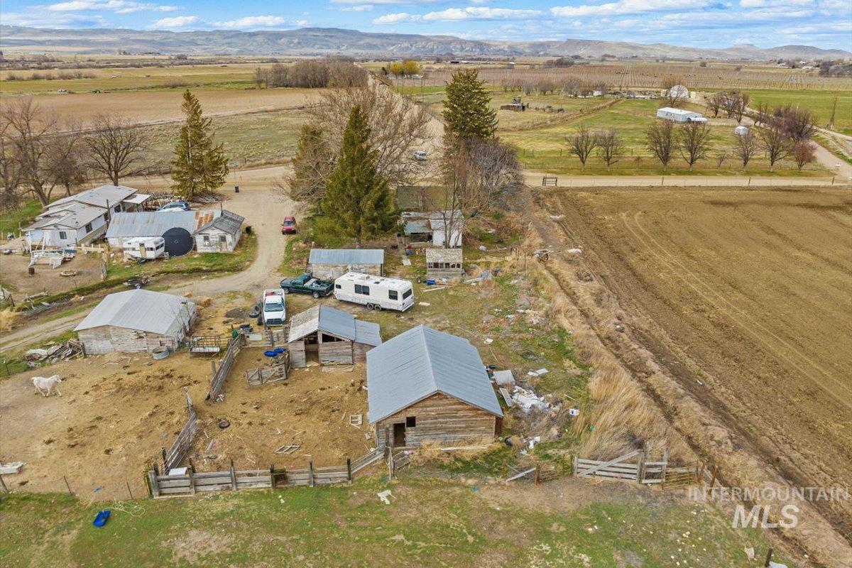 21488 Case Ln, Wilder, Idaho 83676-5051, 2 Bedrooms, 1 Bathroom, Farm & Ranch For Sale, Price $550,000, 98956596