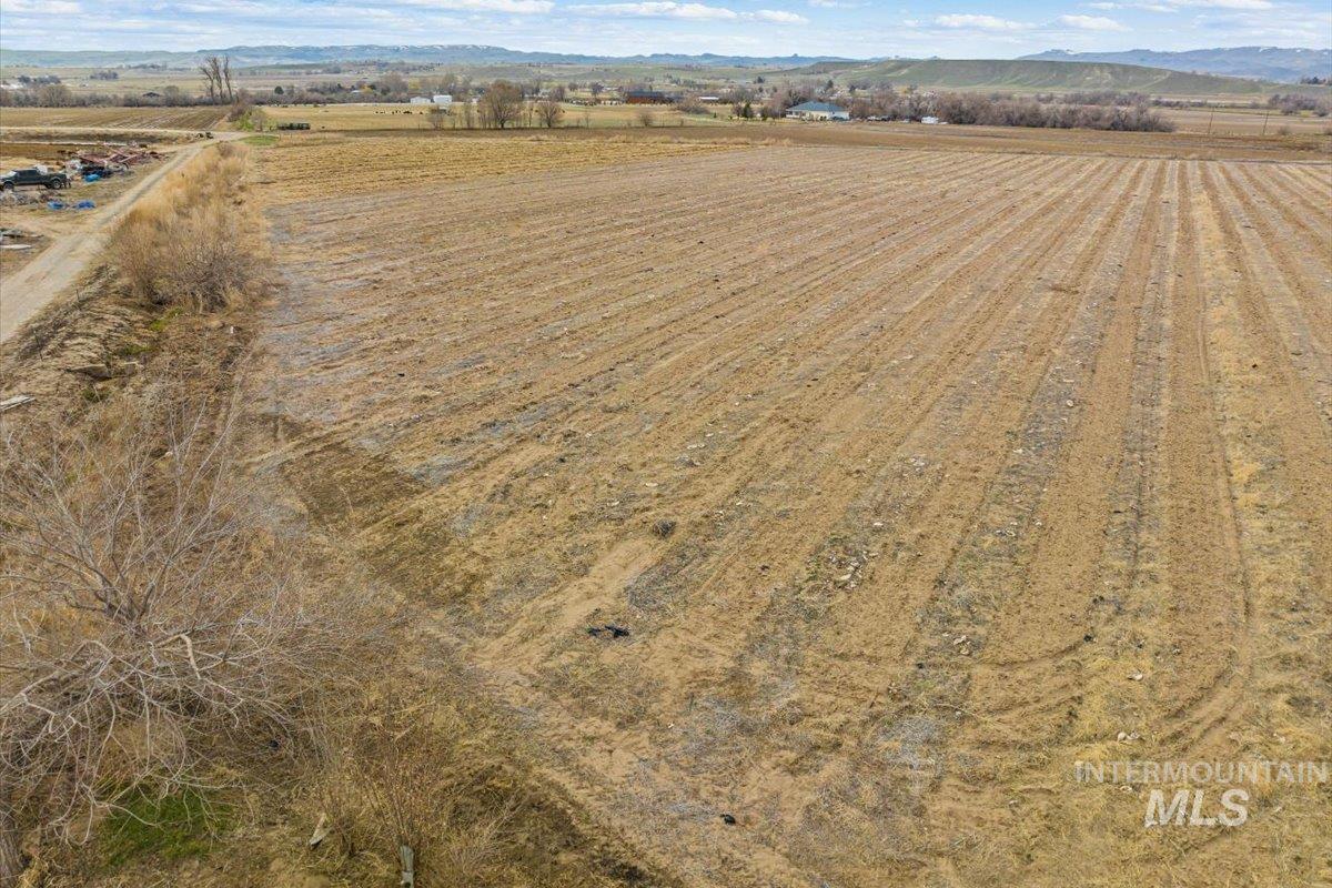 21488 Case Ln, Wilder, Idaho 83676-5051, 2 Bedrooms, 1 Bathroom, Farm & Ranch For Sale, Price $550,000, 98956596