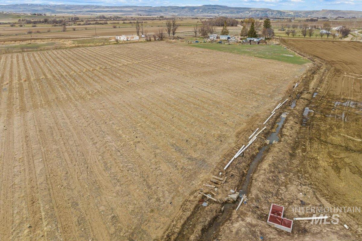 21488 Case Ln, Wilder, Idaho 83676-5051, 2 Bedrooms, 1 Bathroom, Farm & Ranch For Sale, Price $550,000, 98956596