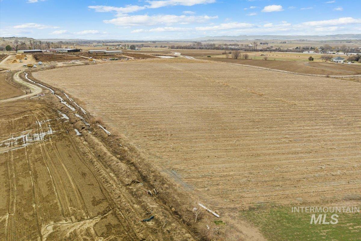 21488 Case Ln, Wilder, Idaho 83676-5051, 2 Bedrooms, 1 Bathroom, Farm & Ranch For Sale, Price $550,000, 98956596