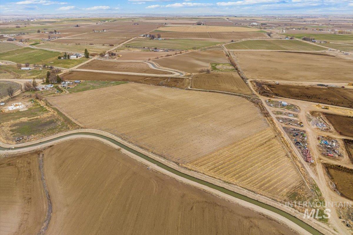 21488 Case Ln, Wilder, Idaho 83676-5051, 2 Bedrooms, 1 Bathroom, Farm & Ranch For Sale, Price $550,000, 98956596