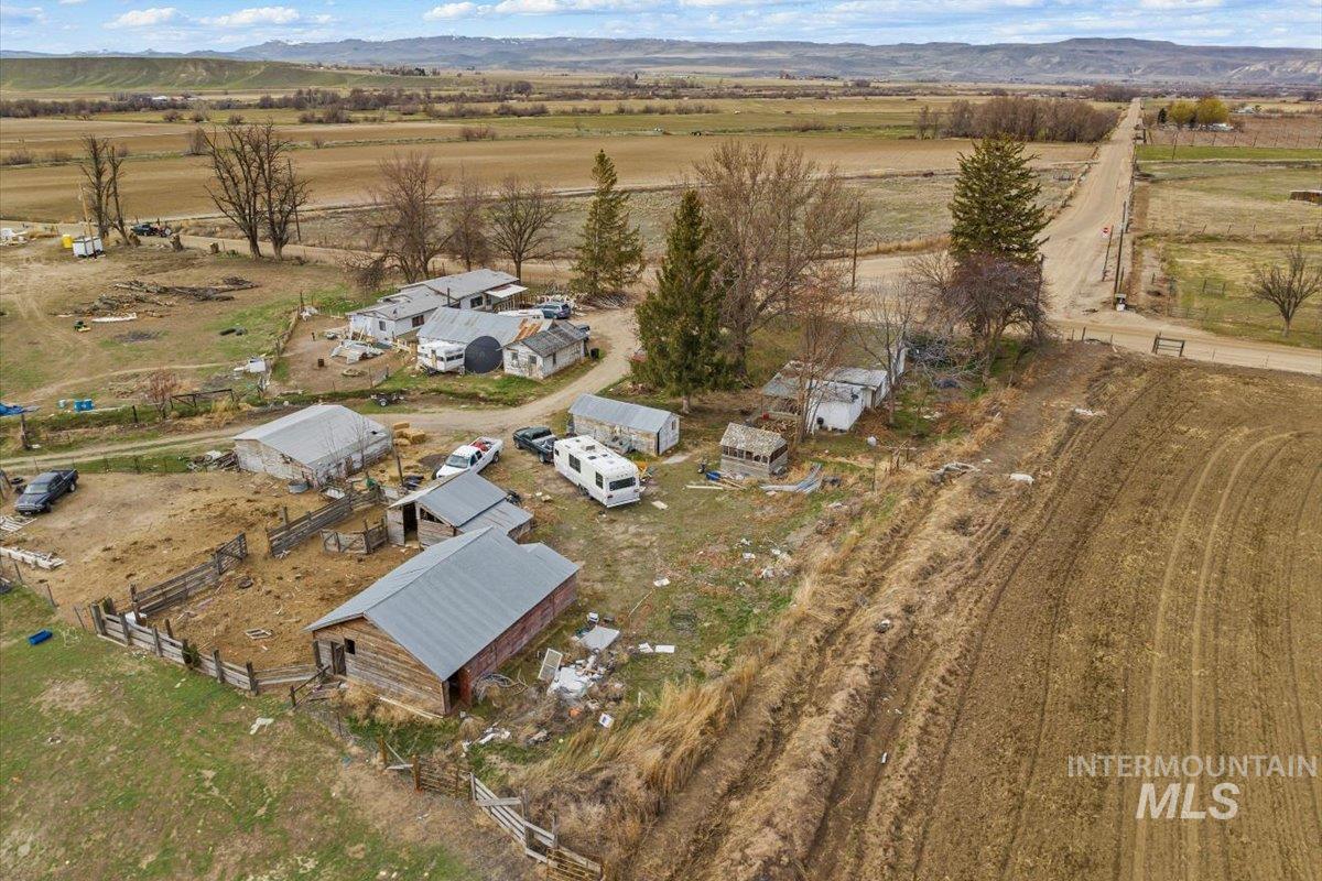 21488 Case Ln, Wilder, Idaho 83676-5051, 2 Bedrooms, 1 Bathroom, Farm & Ranch For Sale, Price $550,000, 98956596