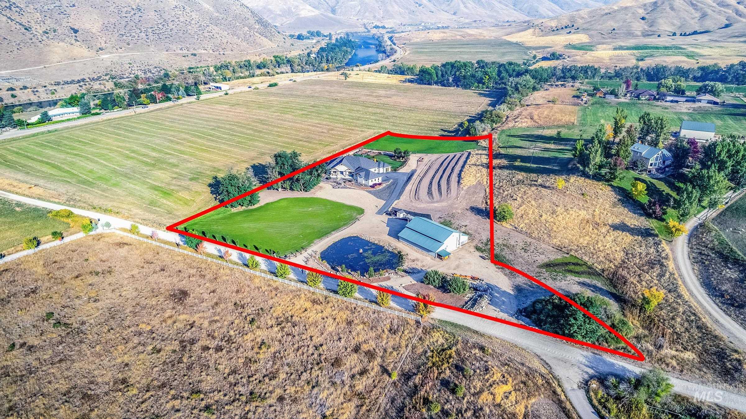 20 Waverly Dr, Horseshoe Bend, Idaho 83629, 3 Bedrooms, 4.5 Bathrooms, Residential For Sale, Price $1,595,000,MLS 98956672