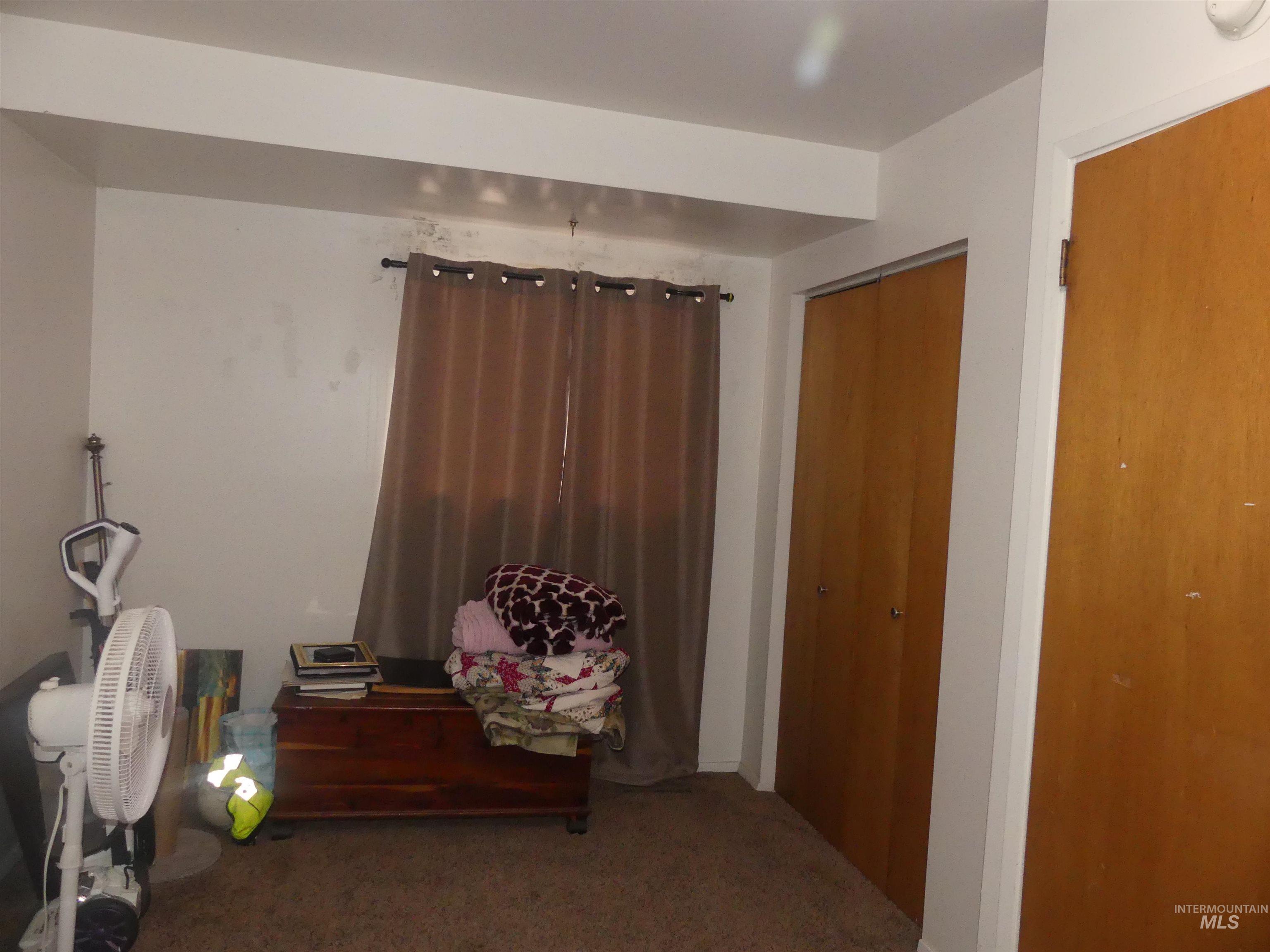 Corridor with carpet floors