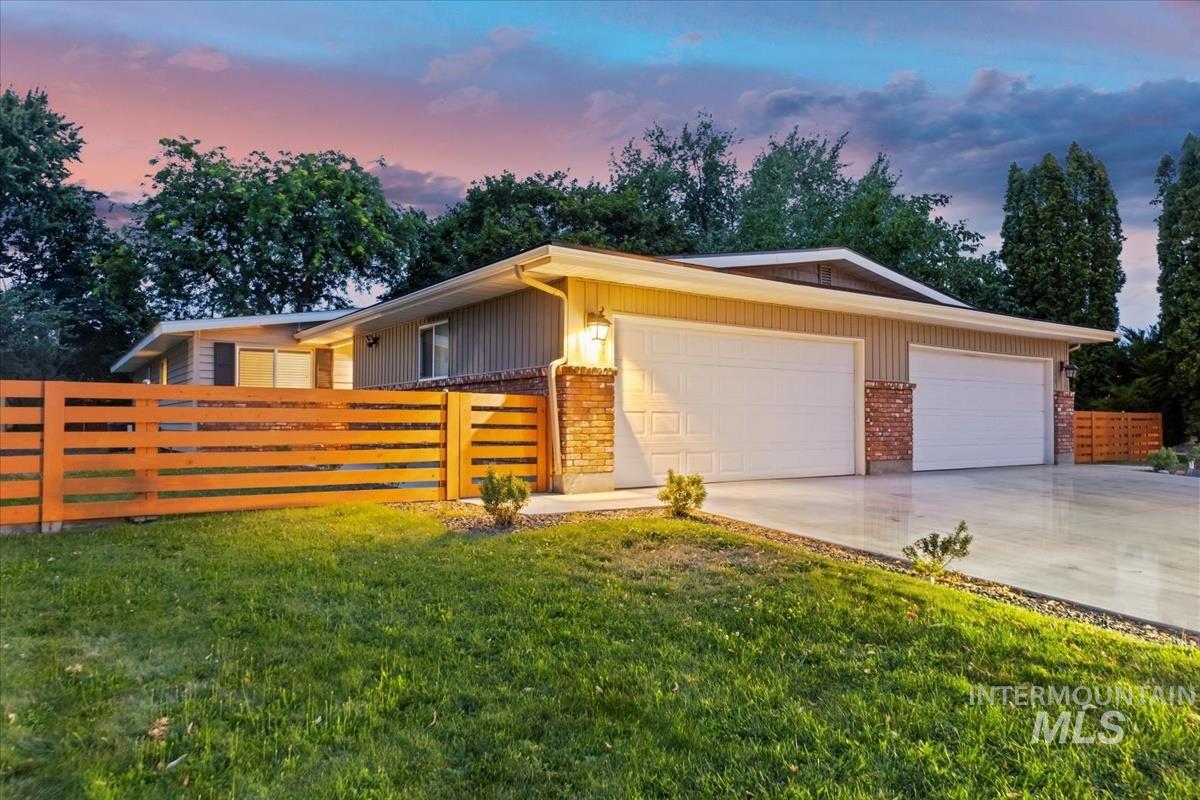 8561 W Goddard, Boise, Idaho 83704, 3 Bedrooms, 2 Bathrooms, Residential Income For Sale, Price $719,900, 98956694