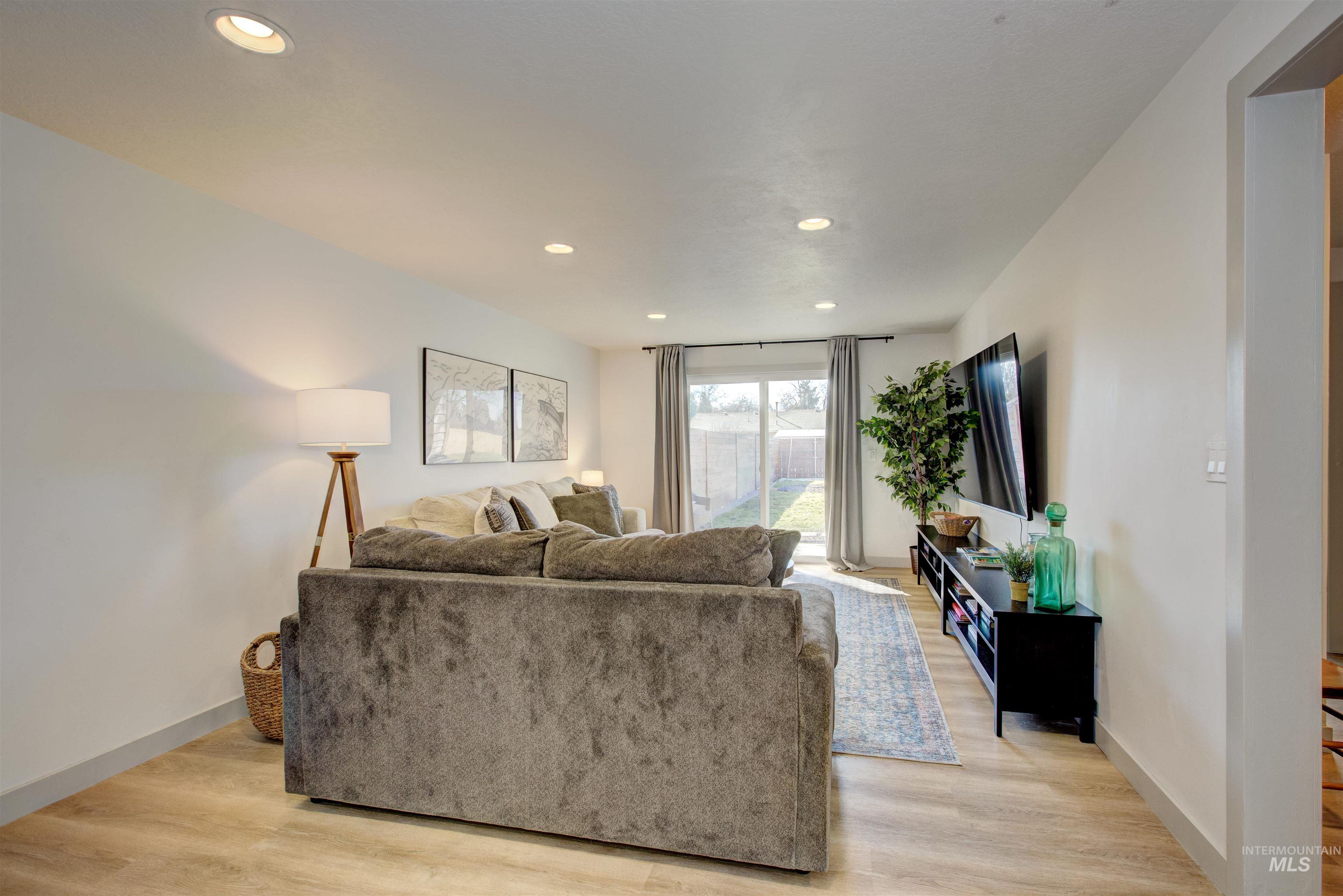 8561 W Goddard, Boise, Idaho 83704, 3 Bedrooms, 2 Bathrooms, Residential Income For Sale, Price $719,900, 98956694