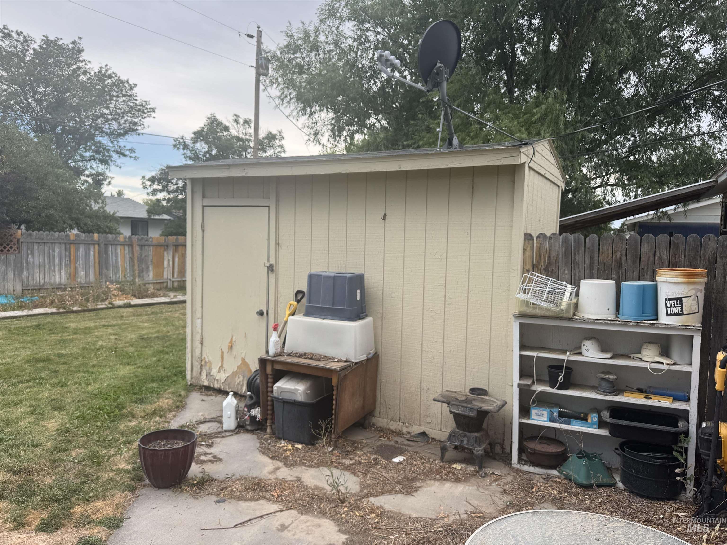 929 & 931 Craven Avenue, Buhl, Idaho 83316, 2 Bedrooms, 1 Bathroom, Residential Income For Sale, Price $309,000, 98956695