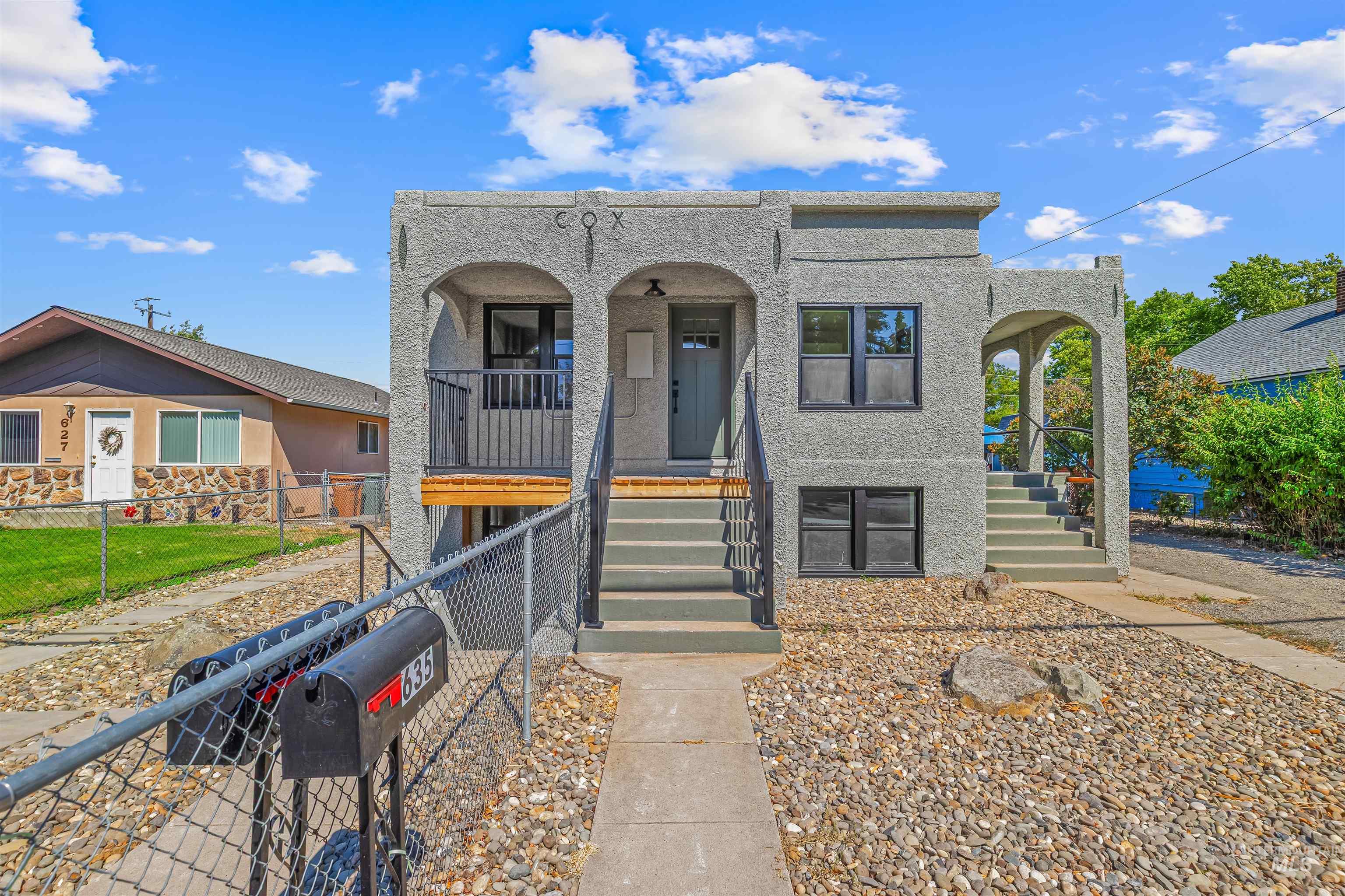 633 / 635 2nd Street, Clarkston, Washington 99403, 2 Bedrooms, 1 Bathroom, Residential Income For Sale, Price $375,000, 98956798