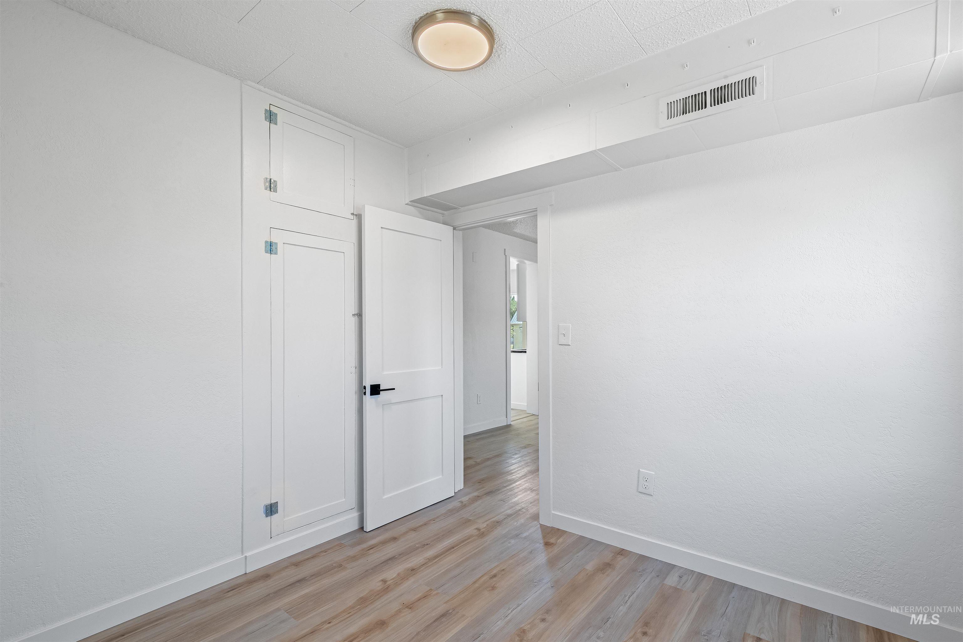 633 / 635 2nd Street, Clarkston, Washington 99403, 2 Bedrooms, 1 Bathroom, Residential Income For Sale, Price $375,000, 98956798