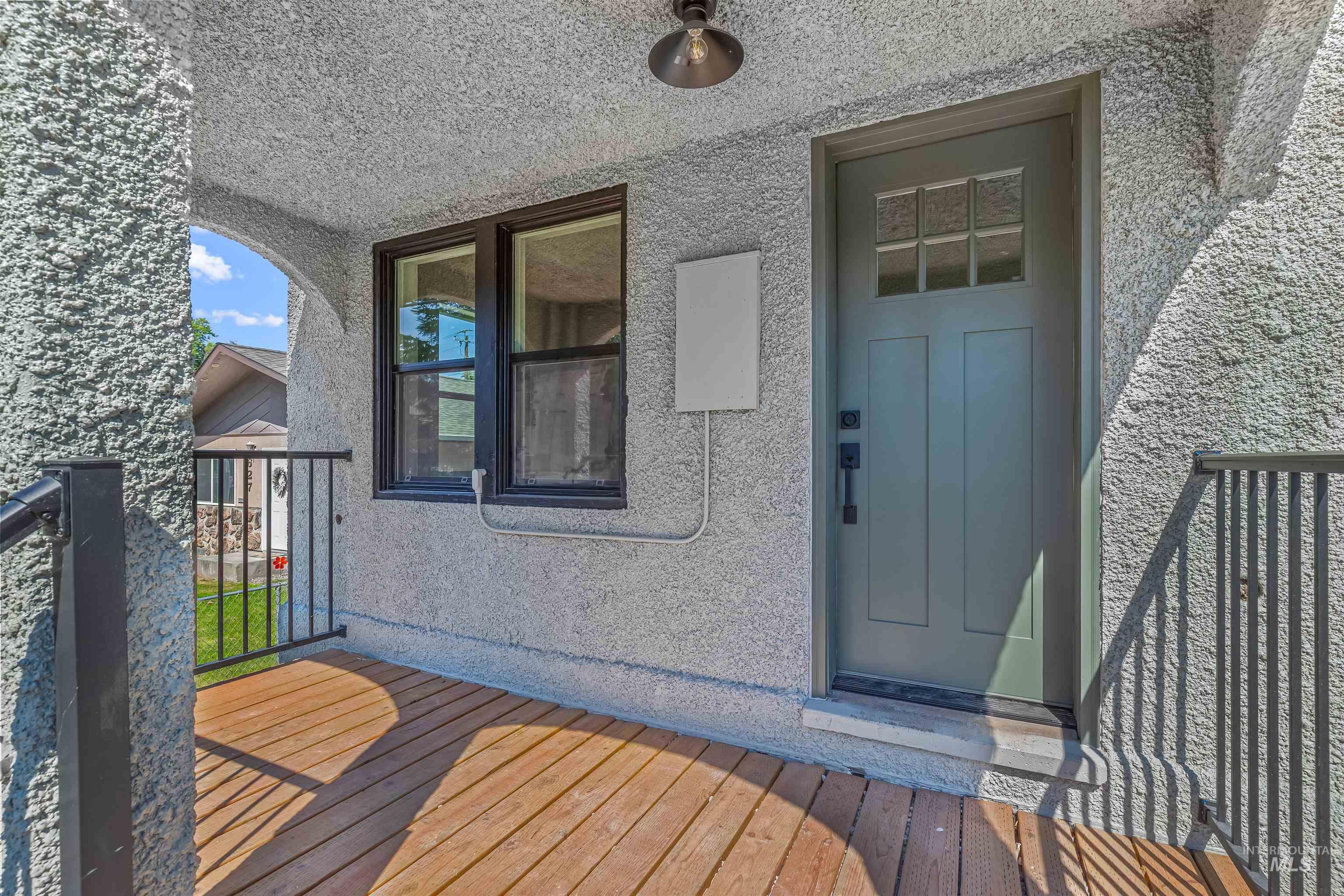 633 / 635 2nd Street, Clarkston, Washington 99403, 2 Bedrooms, 1 Bathroom, Residential Income For Sale, Price $375,000, 98956798