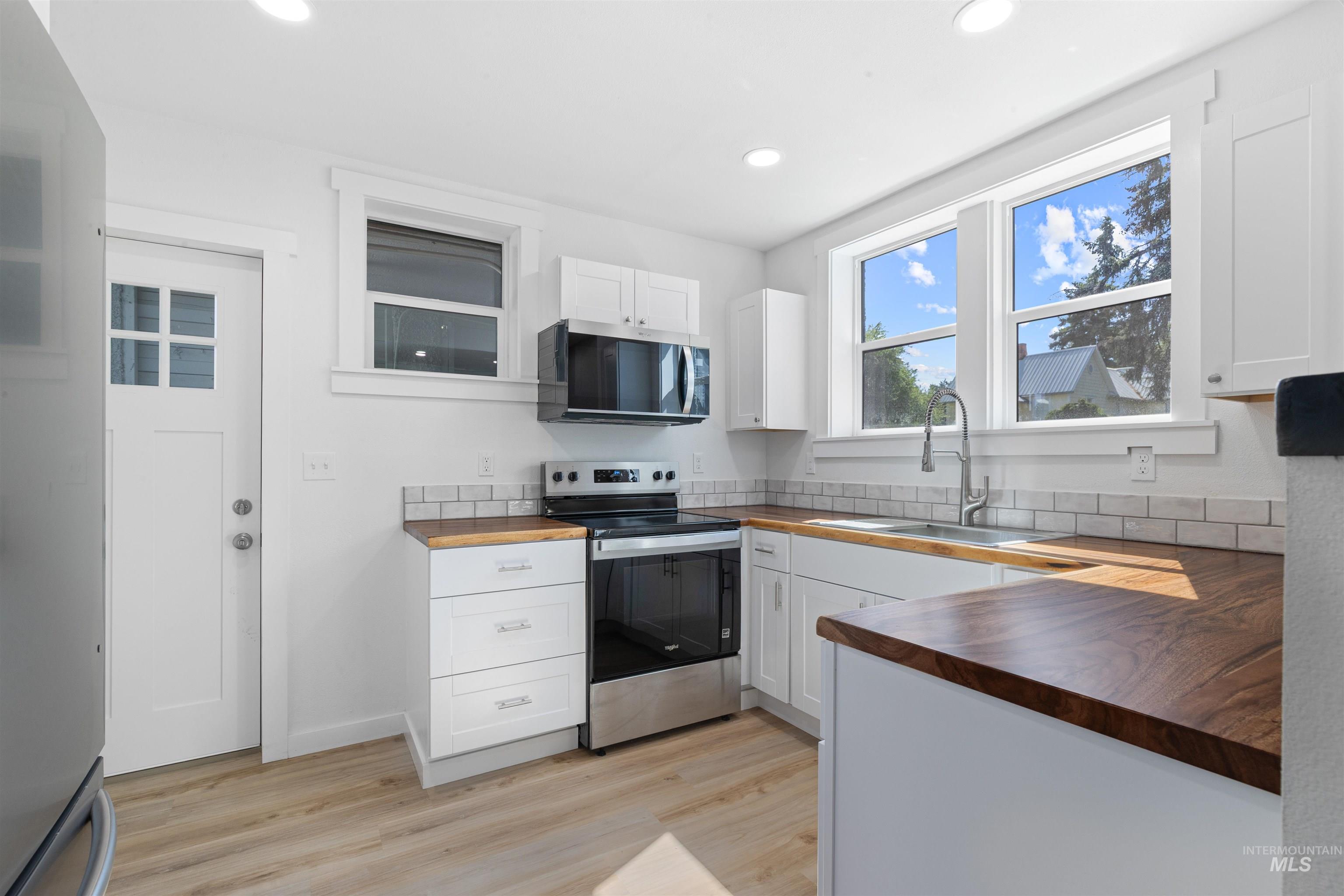 633 / 635 2nd Street, Clarkston, Washington 99403, 2 Bedrooms, 1 Bathroom, Residential Income For Sale, Price $375,000, 98956798
