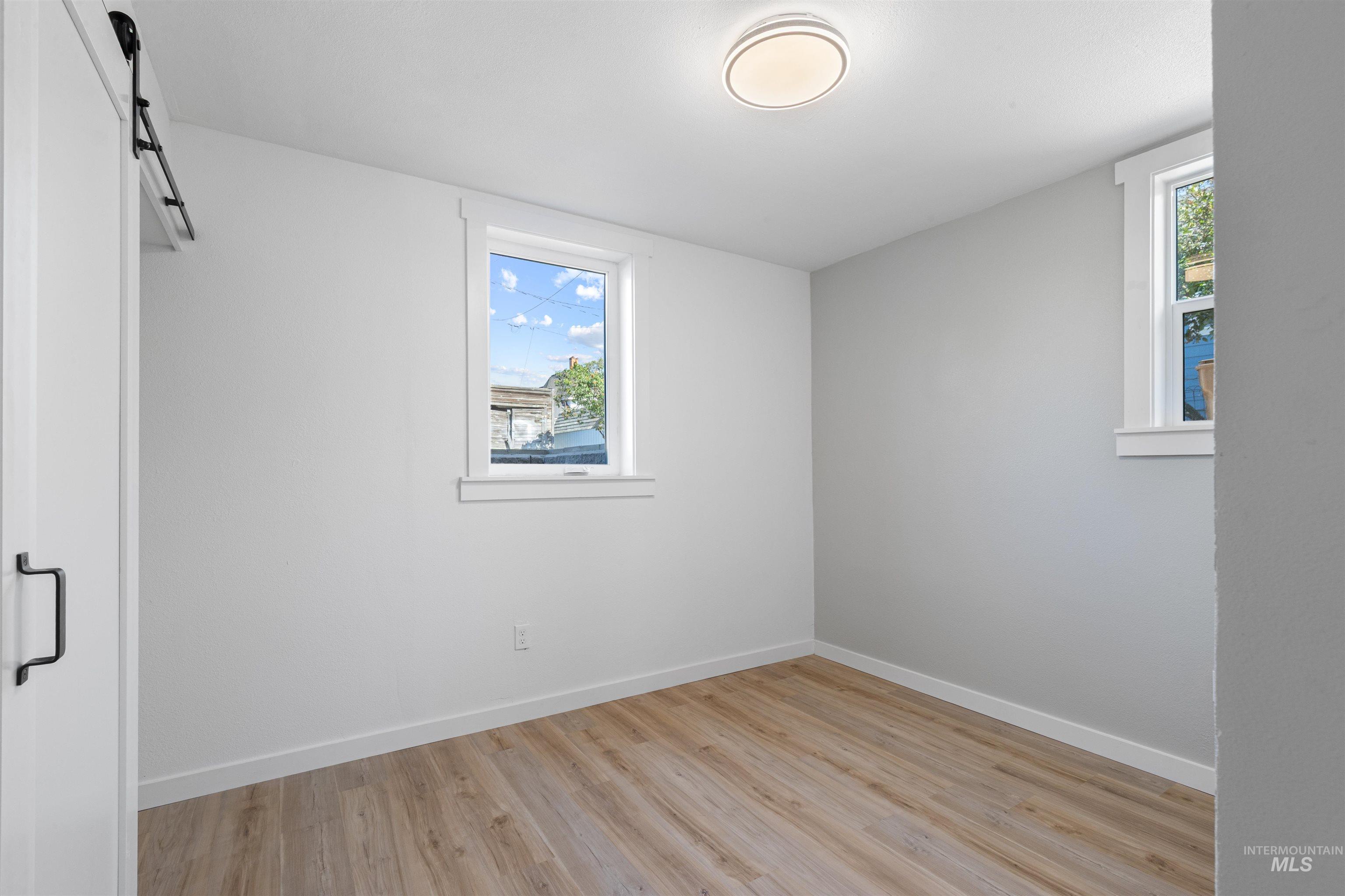633 / 635 2nd Street, Clarkston, Washington 99403, 2 Bedrooms, 1 Bathroom, Residential Income For Sale, Price $375,000, 98956798