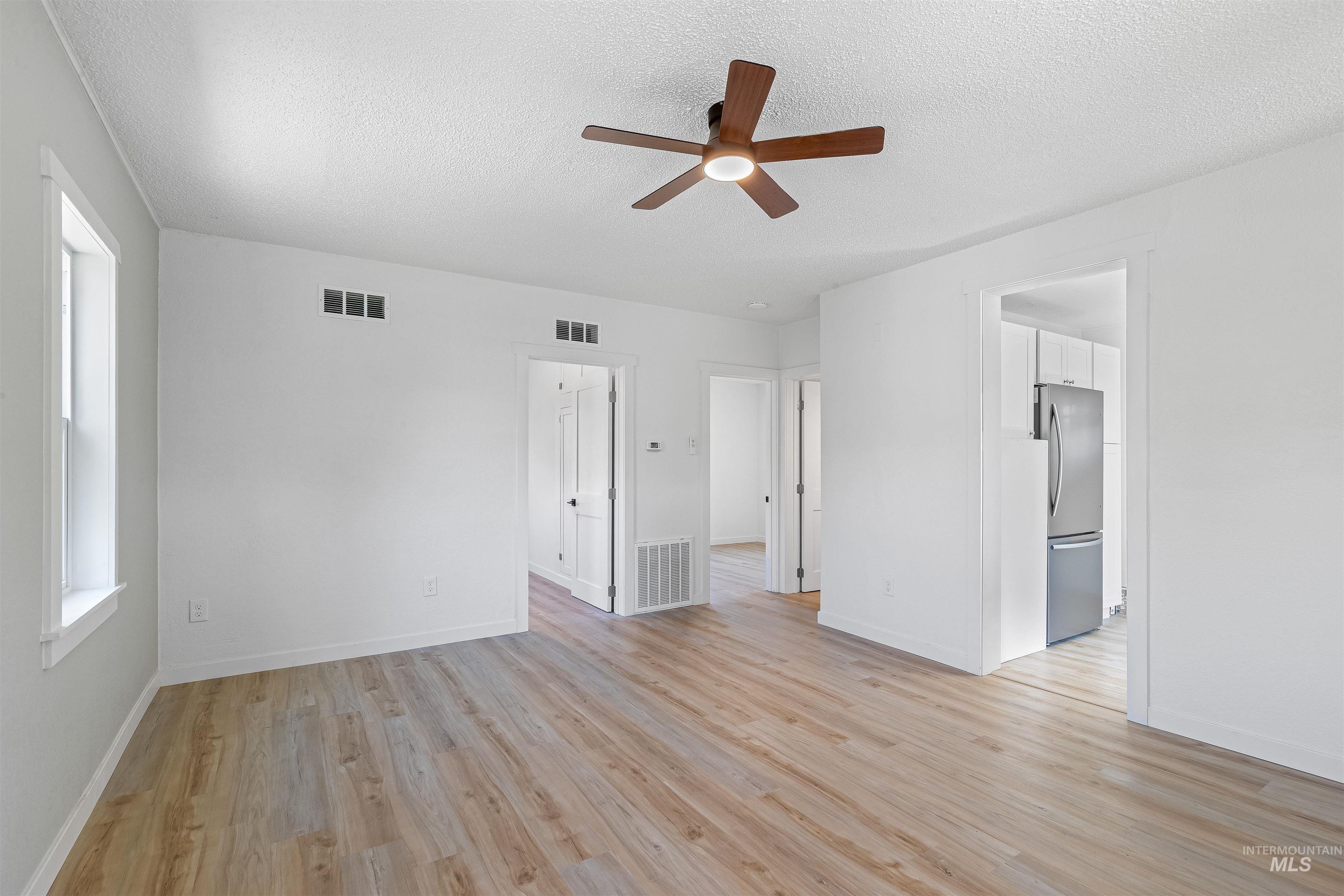 633 / 635 2nd Street, Clarkston, Washington 99403, 2 Bedrooms, 1 Bathroom, Residential Income For Sale, Price $375,000, 98956798