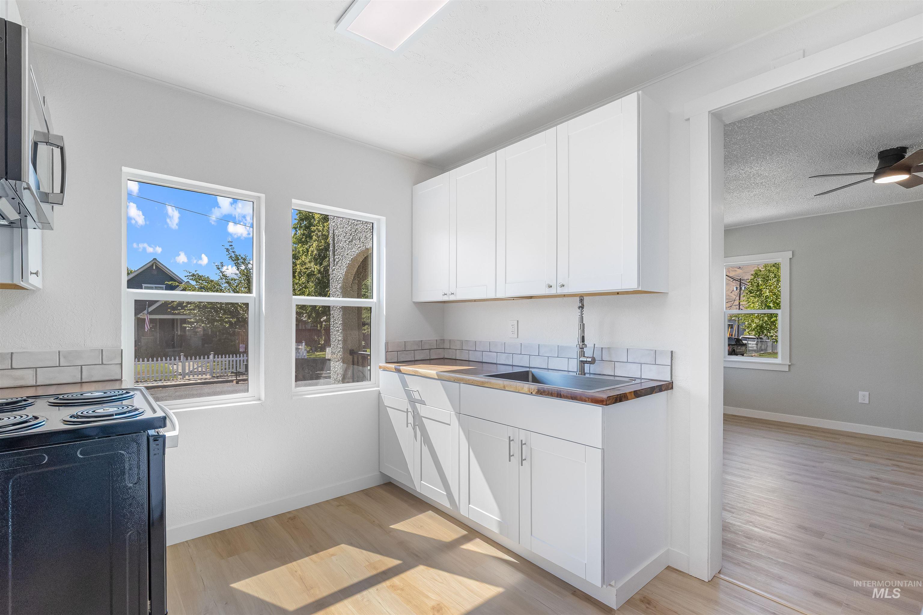 633 / 635 2nd Street, Clarkston, Washington 99403, 2 Bedrooms, 1 Bathroom, Residential Income For Sale, Price $375,000, 98956798