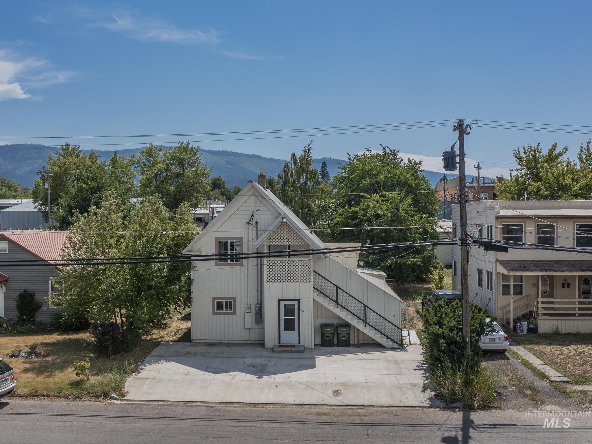 116 E North 2nd St., Grangeville, Idaho 83530, 3 Bedrooms, 2 Bathrooms, Residential Income For Sale, Price $295,000, 98956849