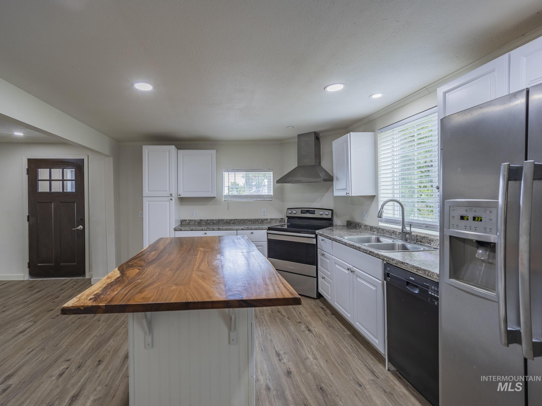 116 E North 2nd St., Grangeville, Idaho 83530, 3 Bedrooms, 2 Bathrooms, Residential Income For Sale, Price $295,000, 98956849